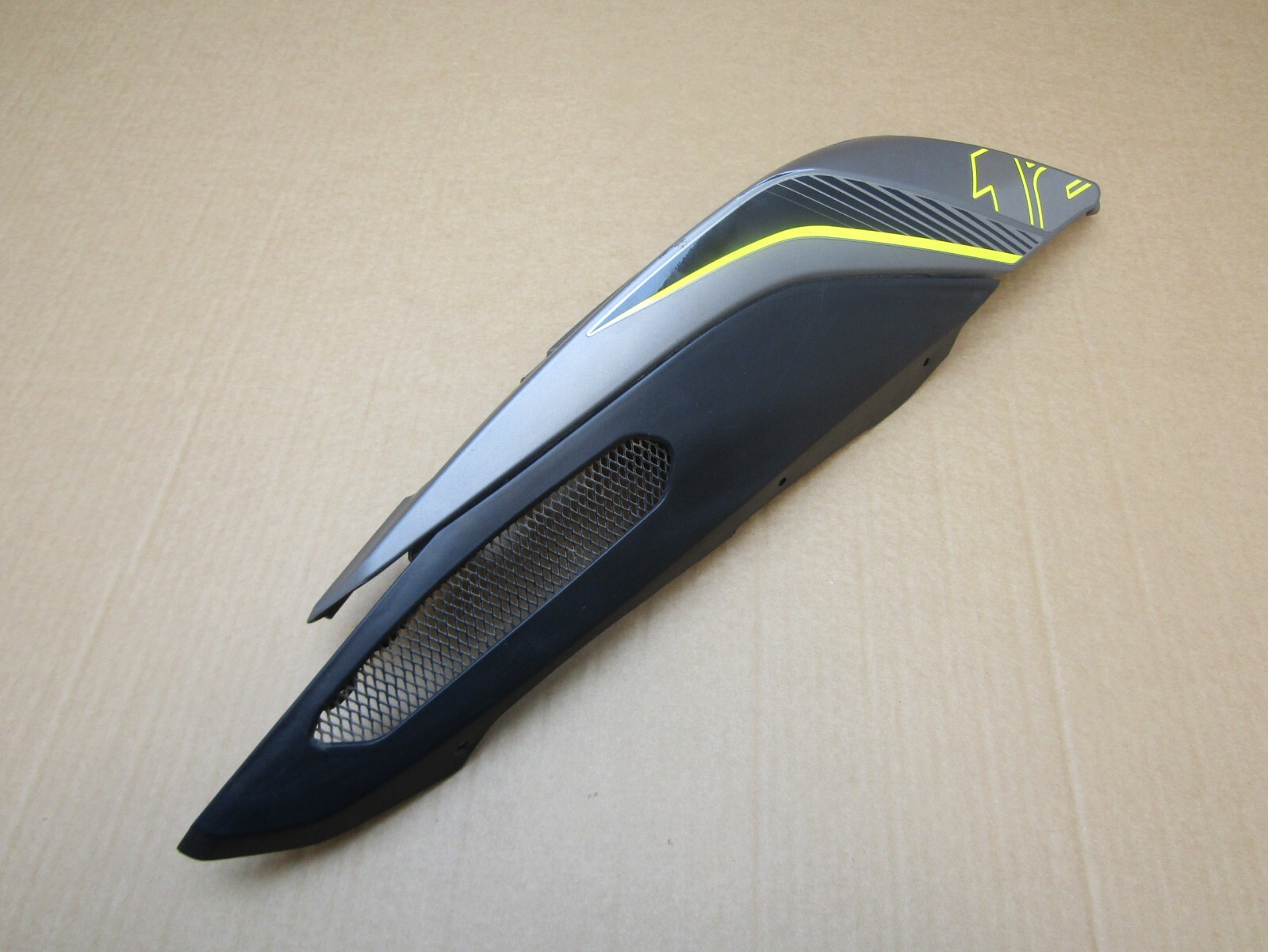 Benelli BN 125 2022 4,232 miles right tail fairing panel (11691)