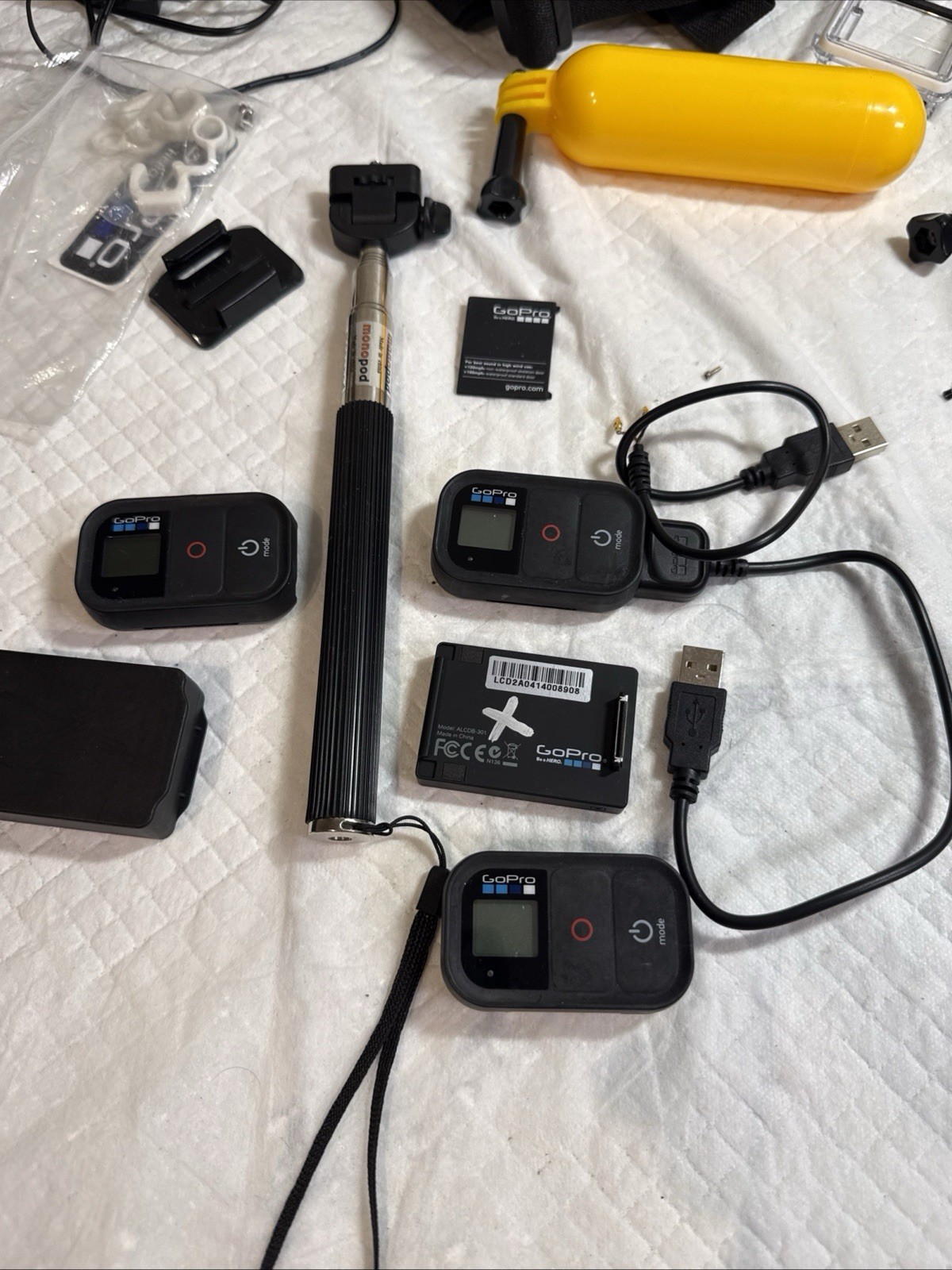 GoPro Accessory Lot 3 Smart Remotes LCD Touch BacPac WiFi Remote Mounts Case