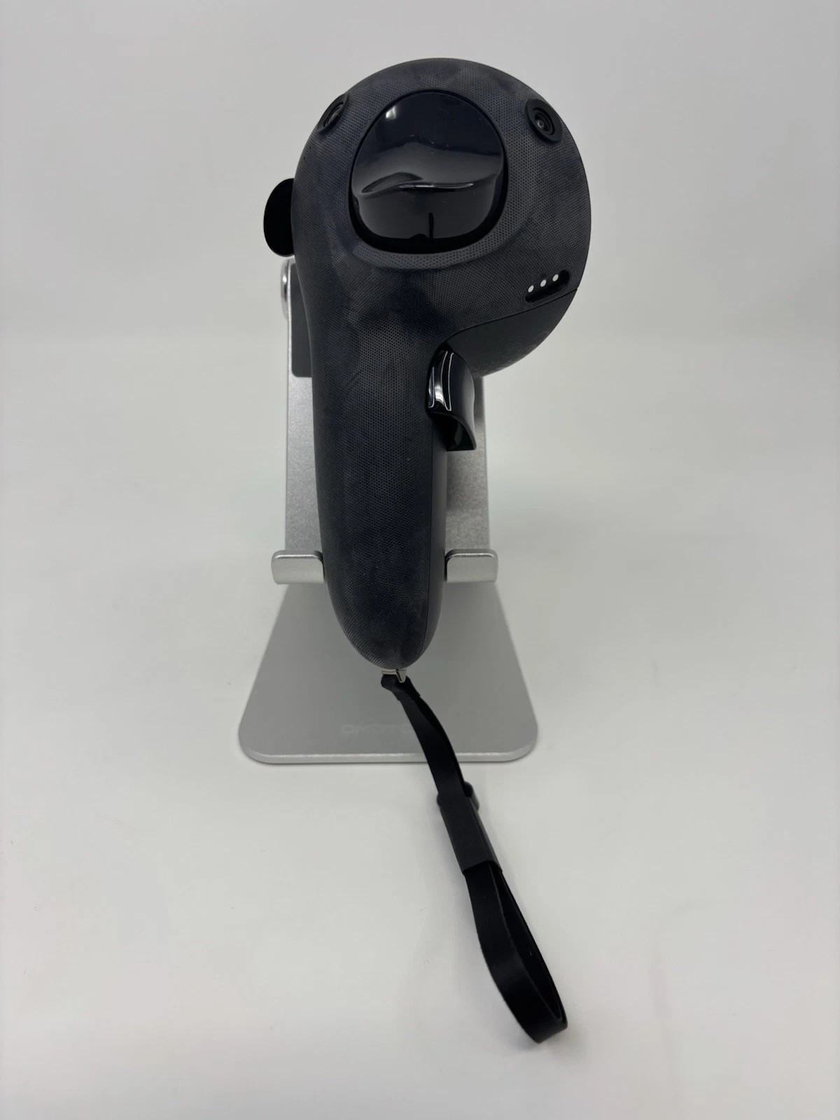 Meta Quest Pro Right Controller VR Handheld Remote Brand New Open Box W/ Charger