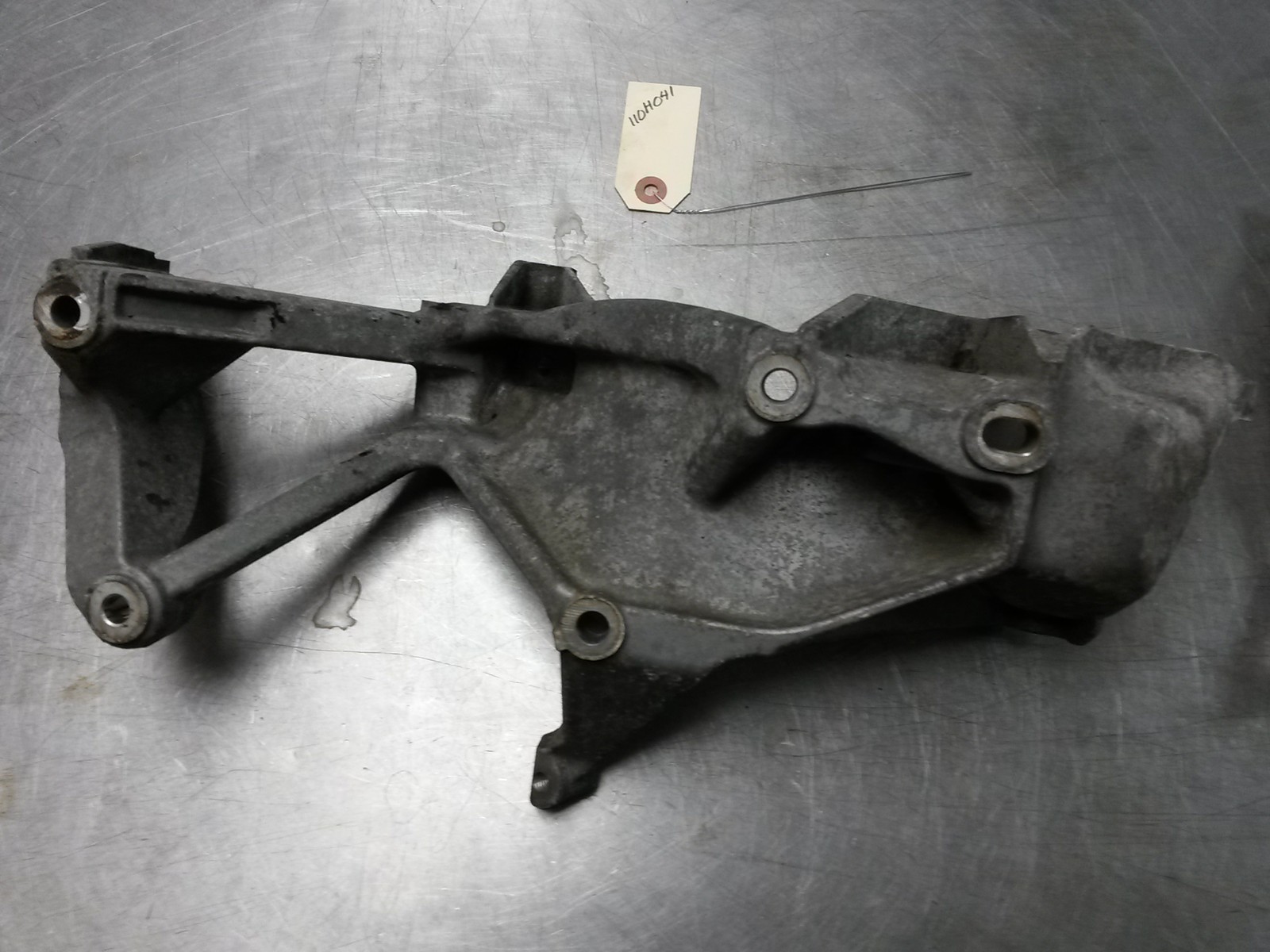 Accessory Bracket For 11-12 Porsche Cayenne  3.6