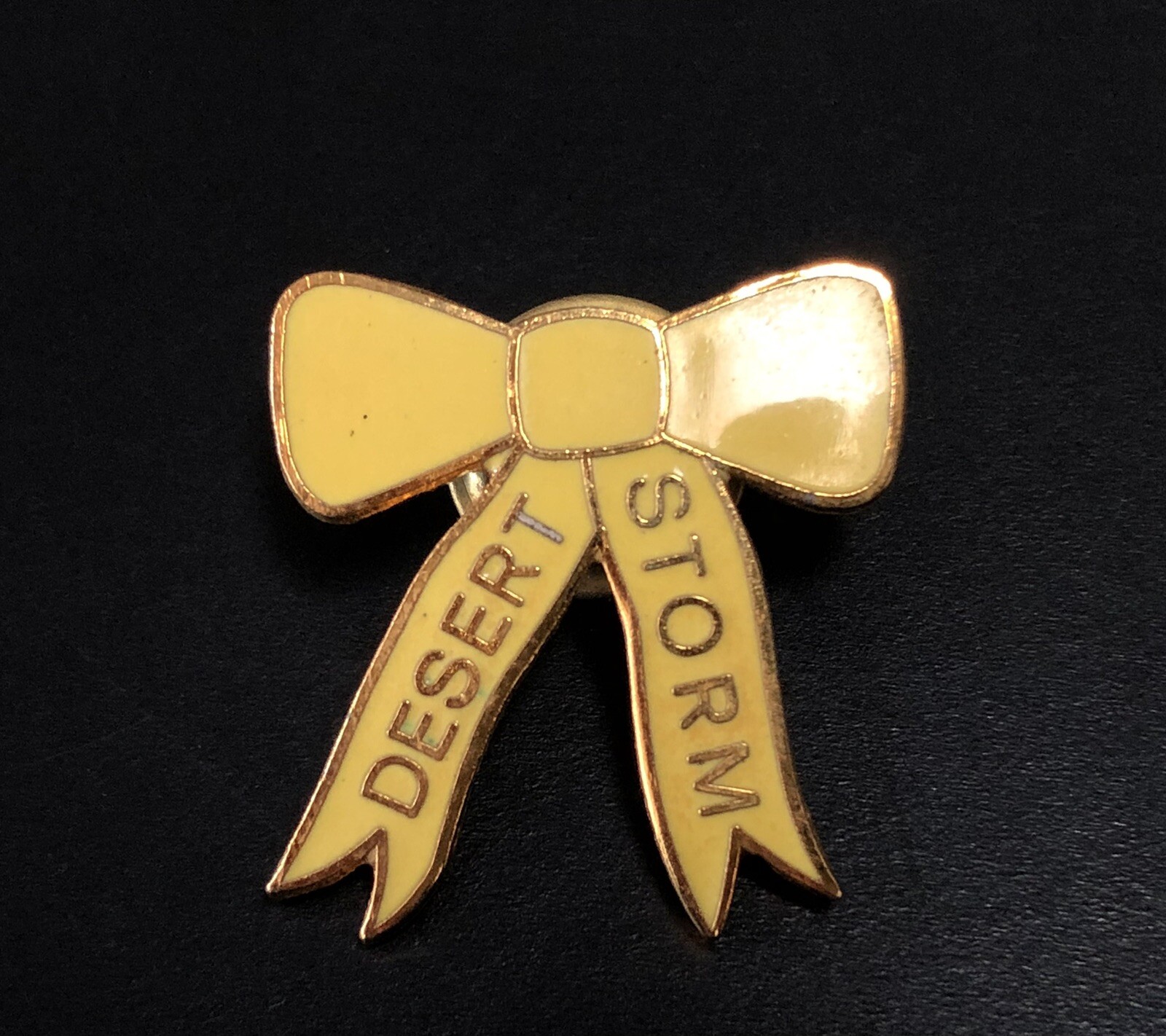 Vintage 1990 Desert Storm Yellow Ribbon Cloisonné Lapel Pin Support Troops