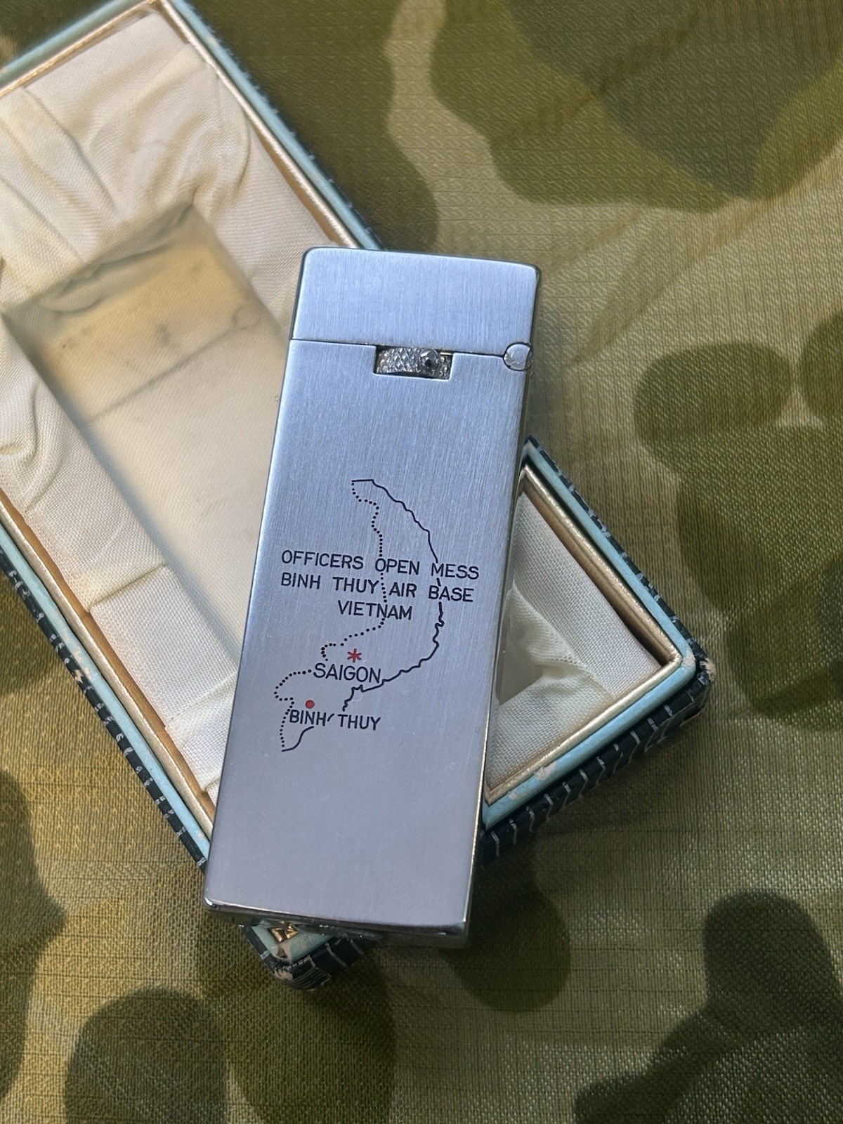 Vietnam War Penguin Lighter In Original Box Vintage Military Memorabilia US ARMY