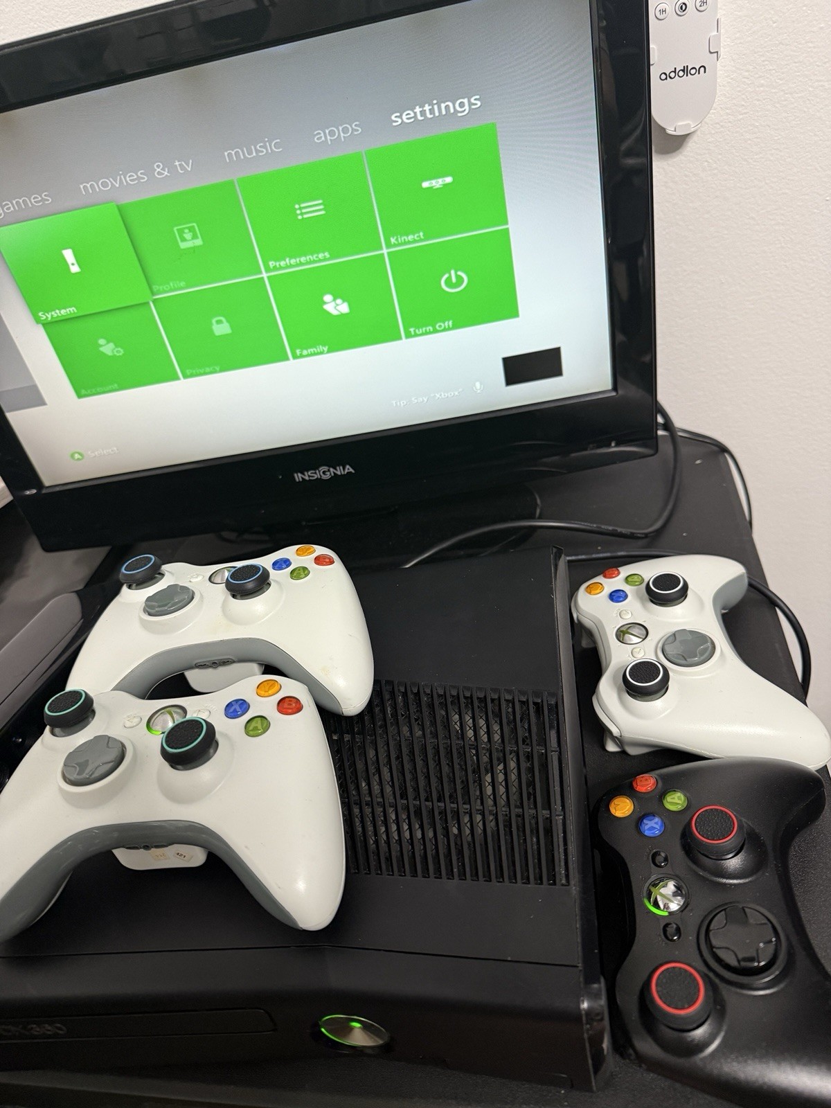 Microsoft Xbox 360 Slim Bundle 4 Controllers Kinect Speed Wheel 6 Games Tested