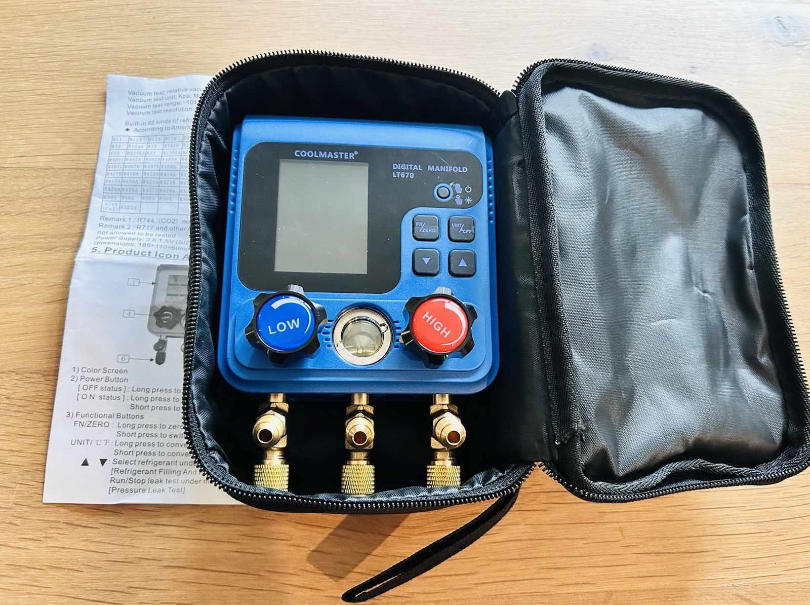 LT670 Digital Refrigerant Gauge Set 92 Digital Manifold Gauges & Carrying Case