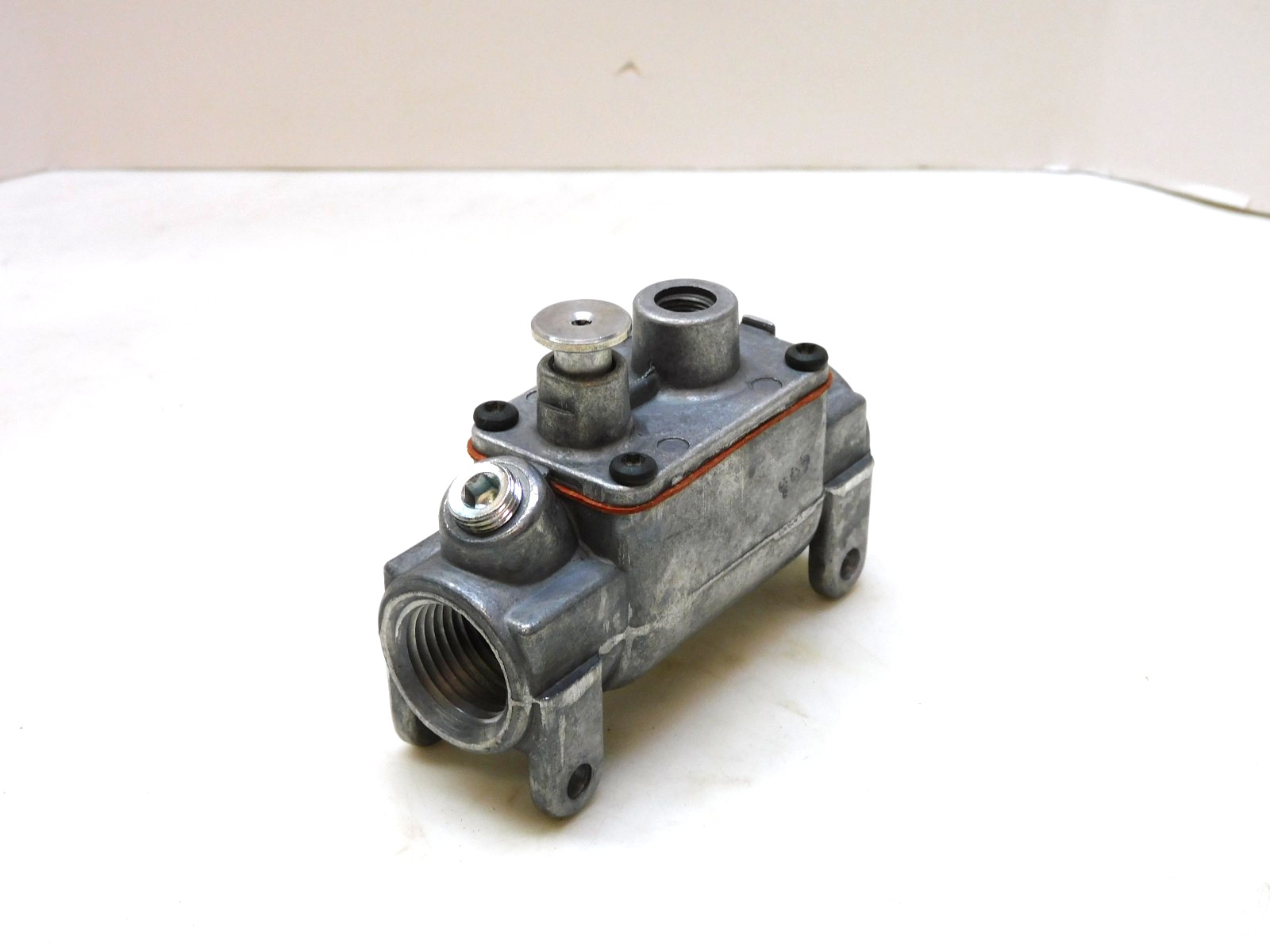 Baso H17DB-5 Automatic Pilot Valve 1/2" npt 1/2psi