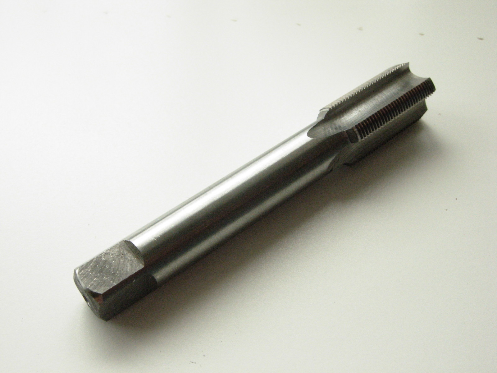 1pc HSS Metric Right Hand Tap M30X1.5mm Taps Threading Tools 30mmX1.5mm pitch