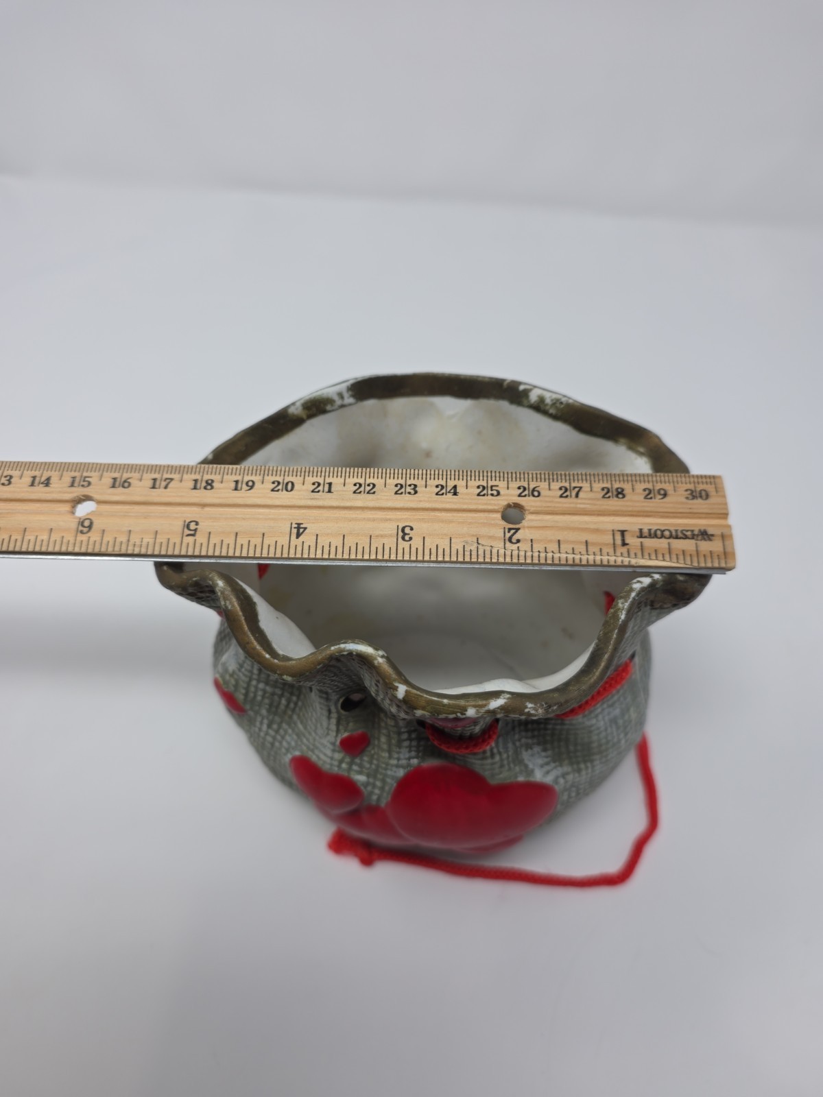 Tan planter candy dish with 2 hearts