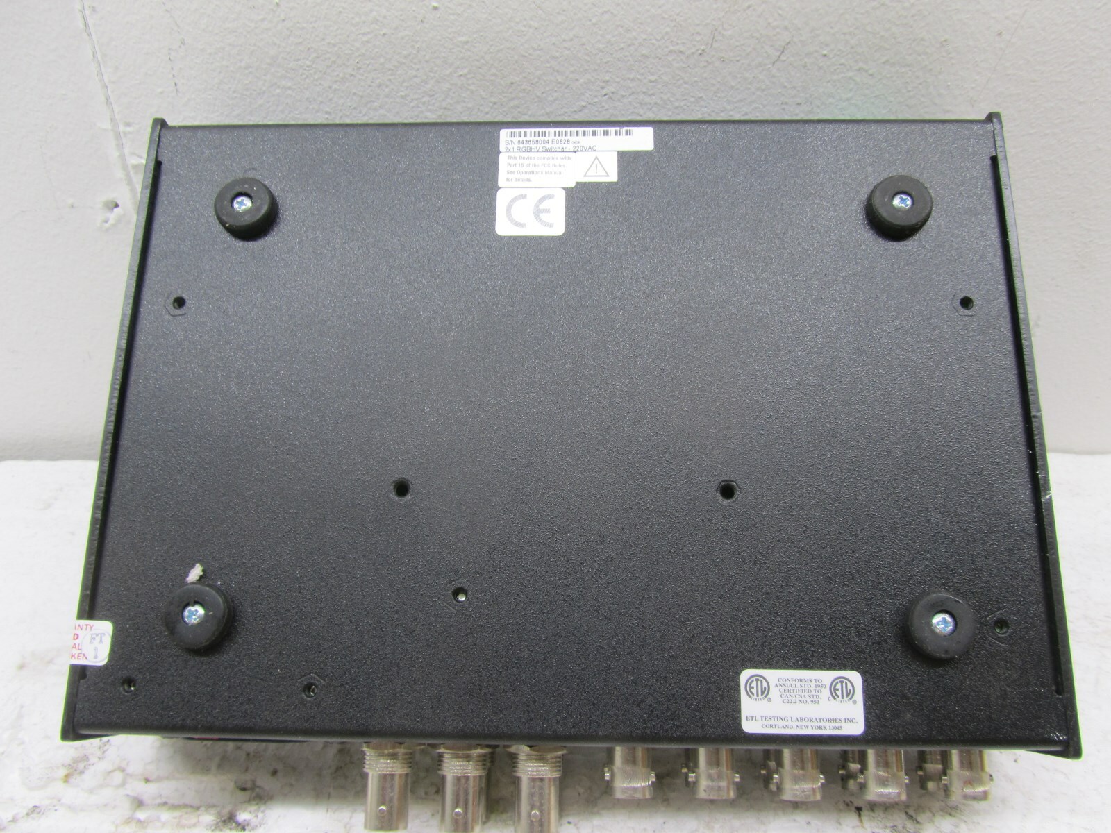 INLINE 3552R HIGH RESOLUTION RGBHV SWITCHER, USED