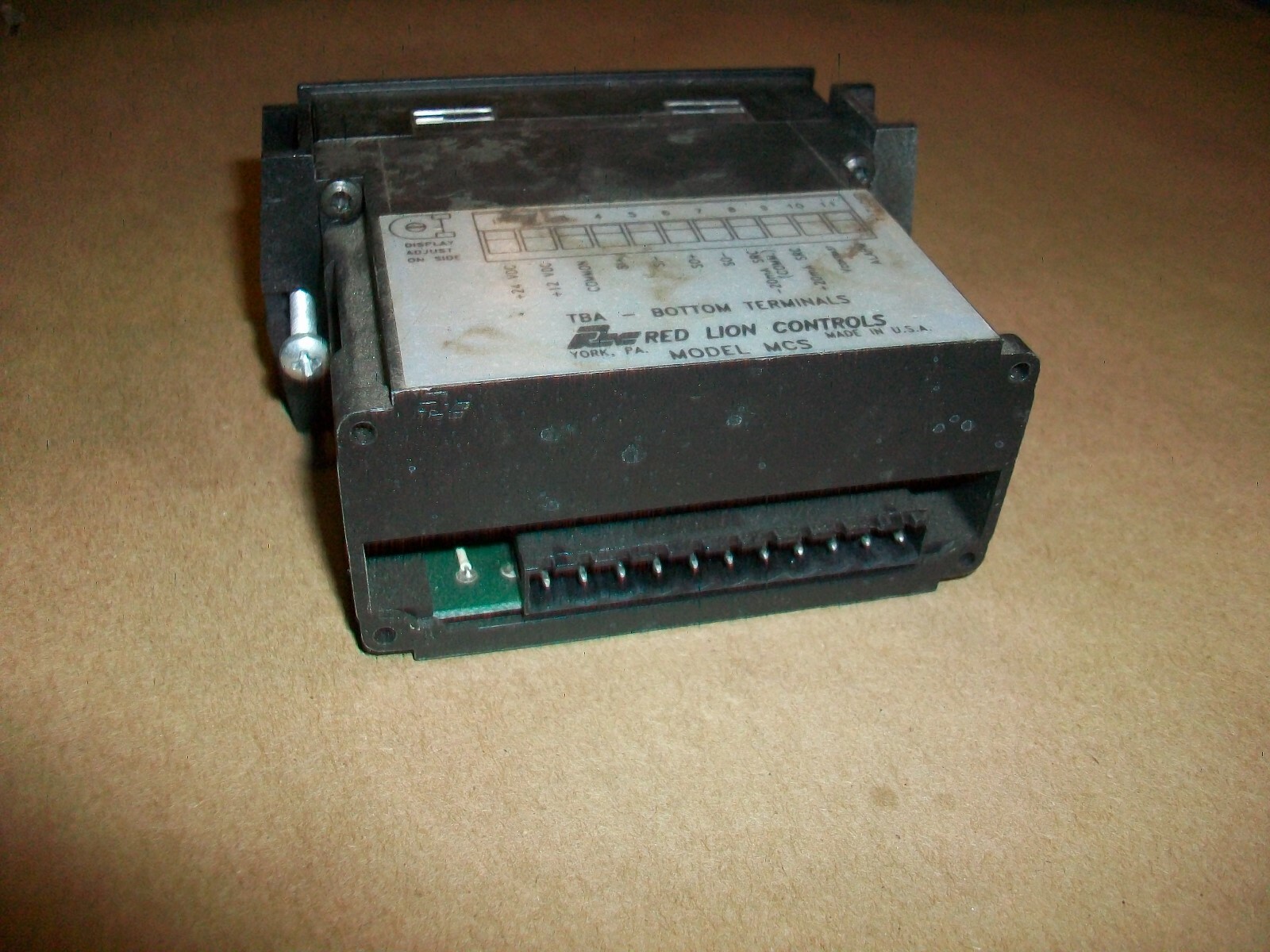 RED LION Panel Meter MCS4Y00D USED