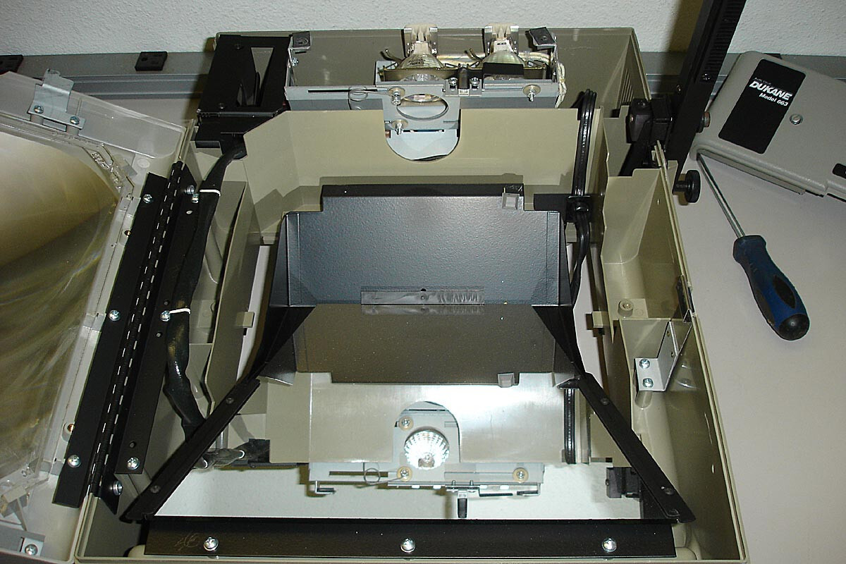 DuKane 663 Overhead Projector Mod 28A663 - 360 Watts - Excellent Condition