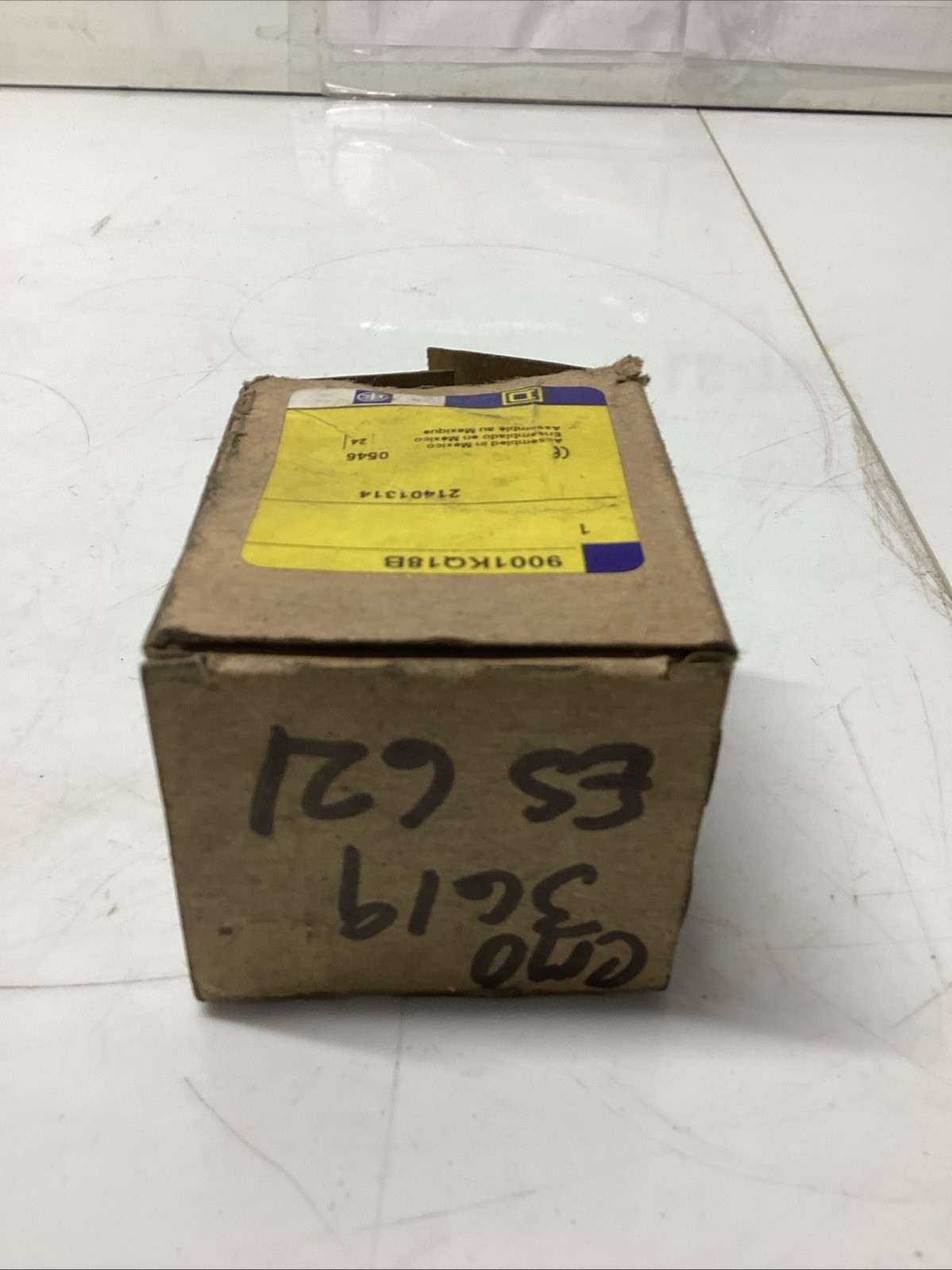 Square D 9001KQ18B Pushbutton (Ripped Box) U-828
