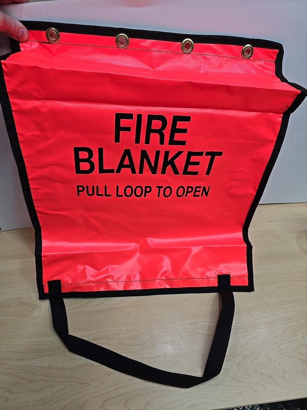 1 Vinyl Wall Mount Case Fire Blanket Quick Access Pull Emergency Bag Heavy NEW