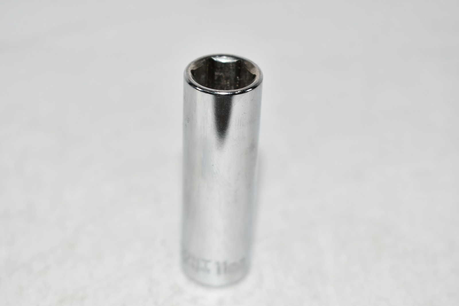 Paramount PAR-R2111 11mm Deep Socket 6 Point 1/4'' Drive