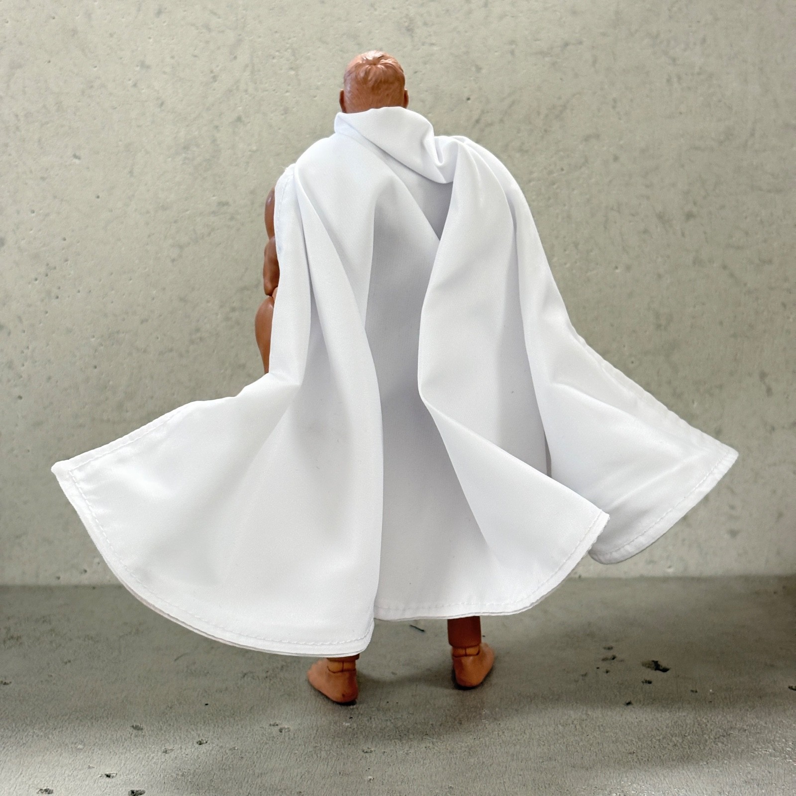 PB-C-WHT: 1/12 scale White wired cape for 6" action figure