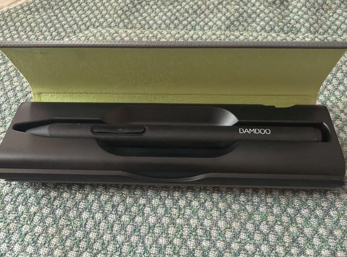 Wacom Bamboo Sketch Stylus Model CS-610 Black Pen + Case USB