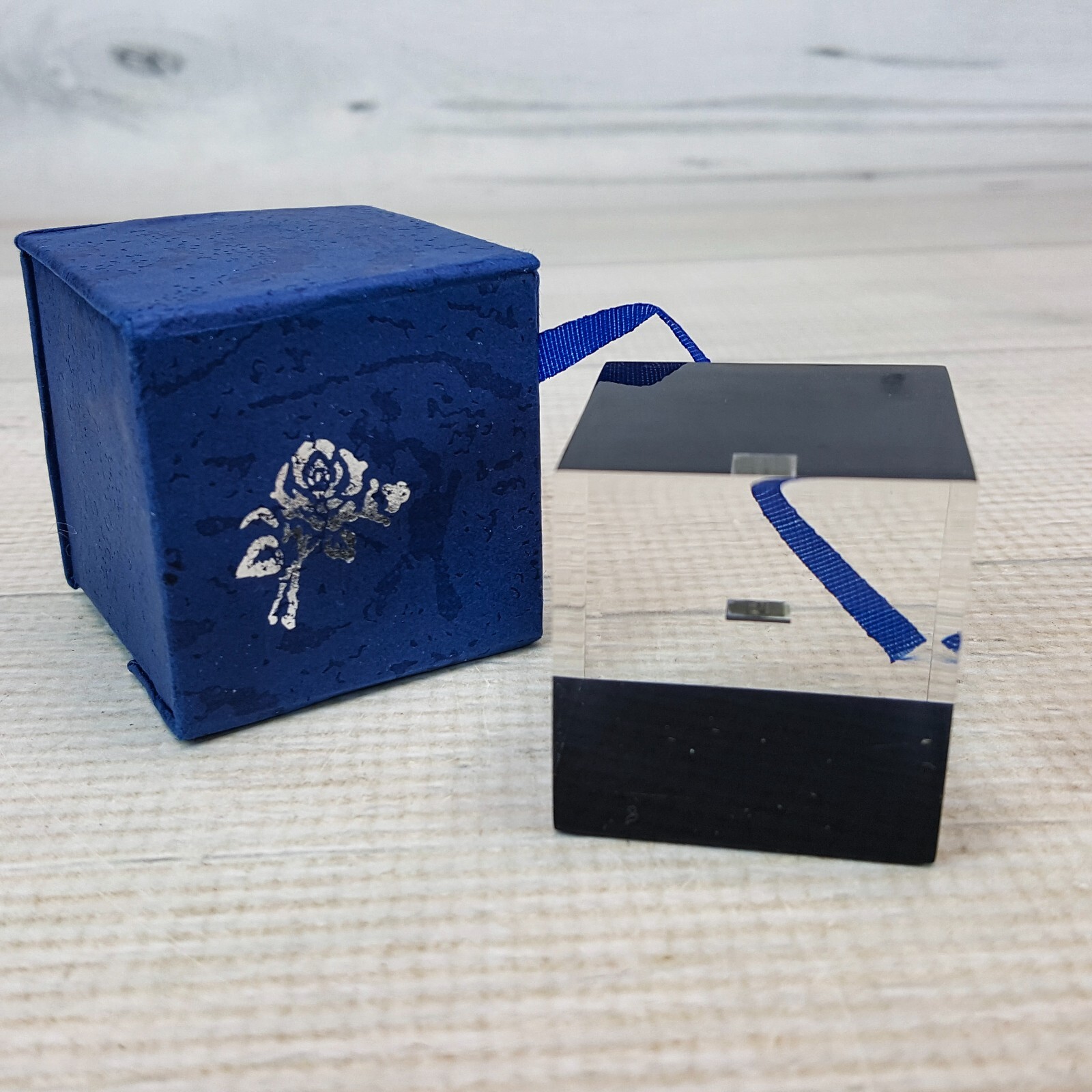 World's First Single-Chip 32-Bit CPU HP 9000 WorkStation Acrylic Paperweight