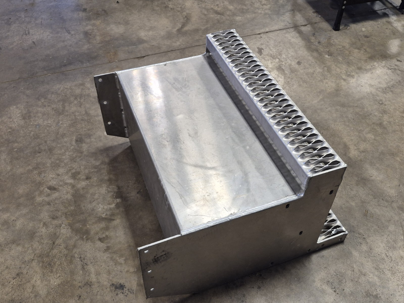15-05533R-P Peterbilt Tool Box