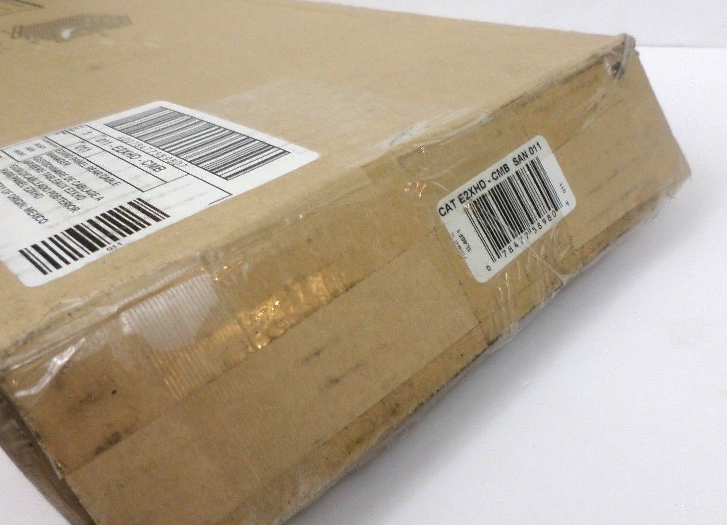 Leviton E2XHD-CMB Rear Cable Manager Black NOS OPEN BOX**