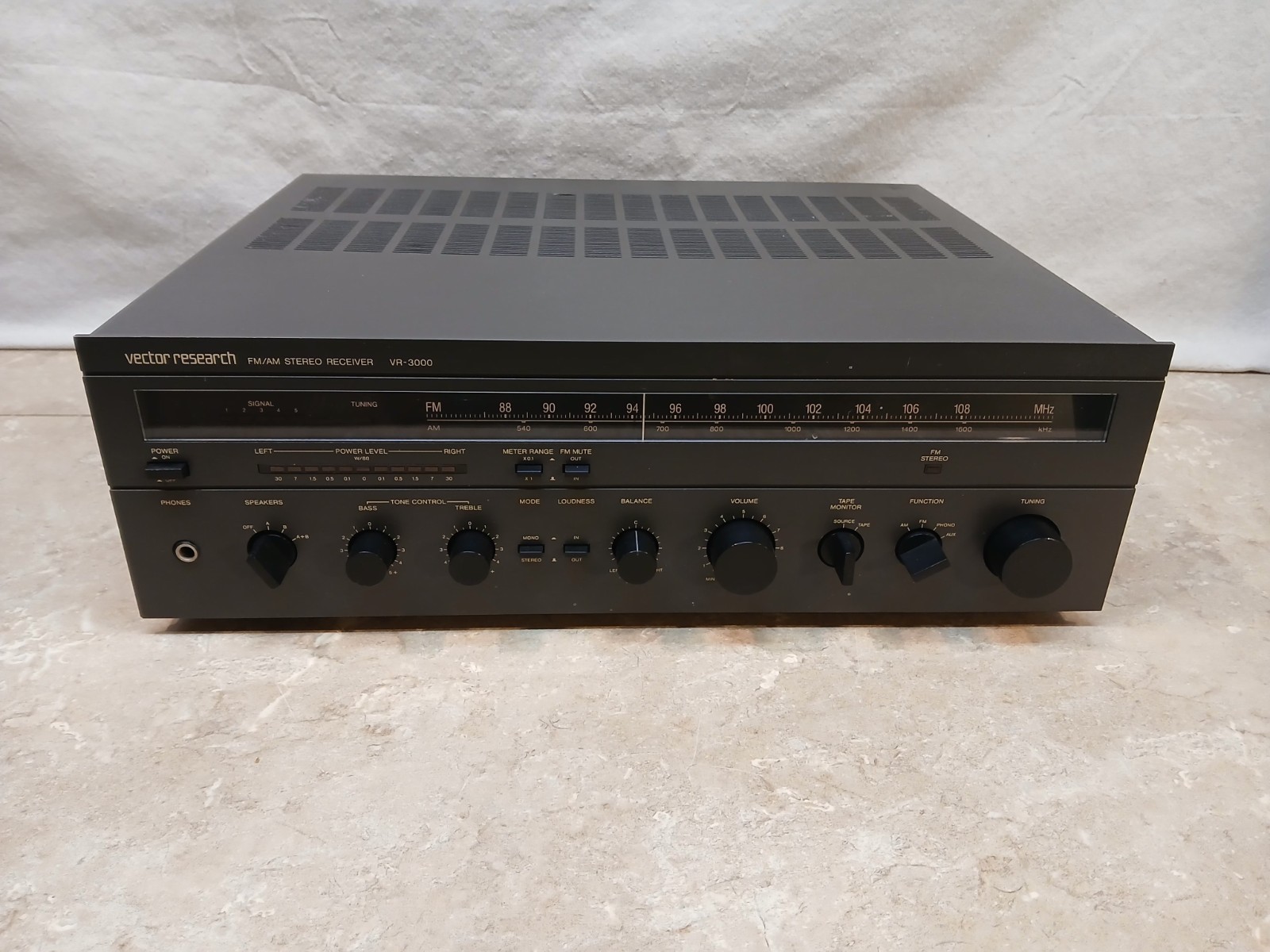 Vector Research VR-3000 Stereo Receiver - see Video & Description