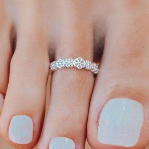 Women's Adjustable Solid Metal Daisy Flower Toe Ring White Gold Plated Silver