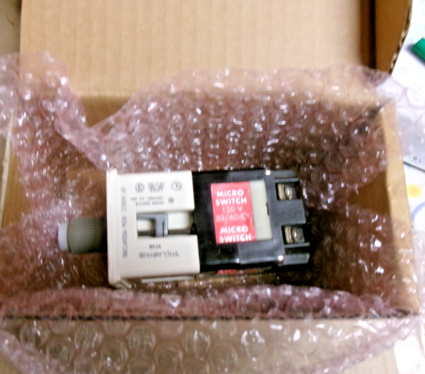 New Honeywell Micro Switch 911CLA011VB Selector 120V 50/60Hz