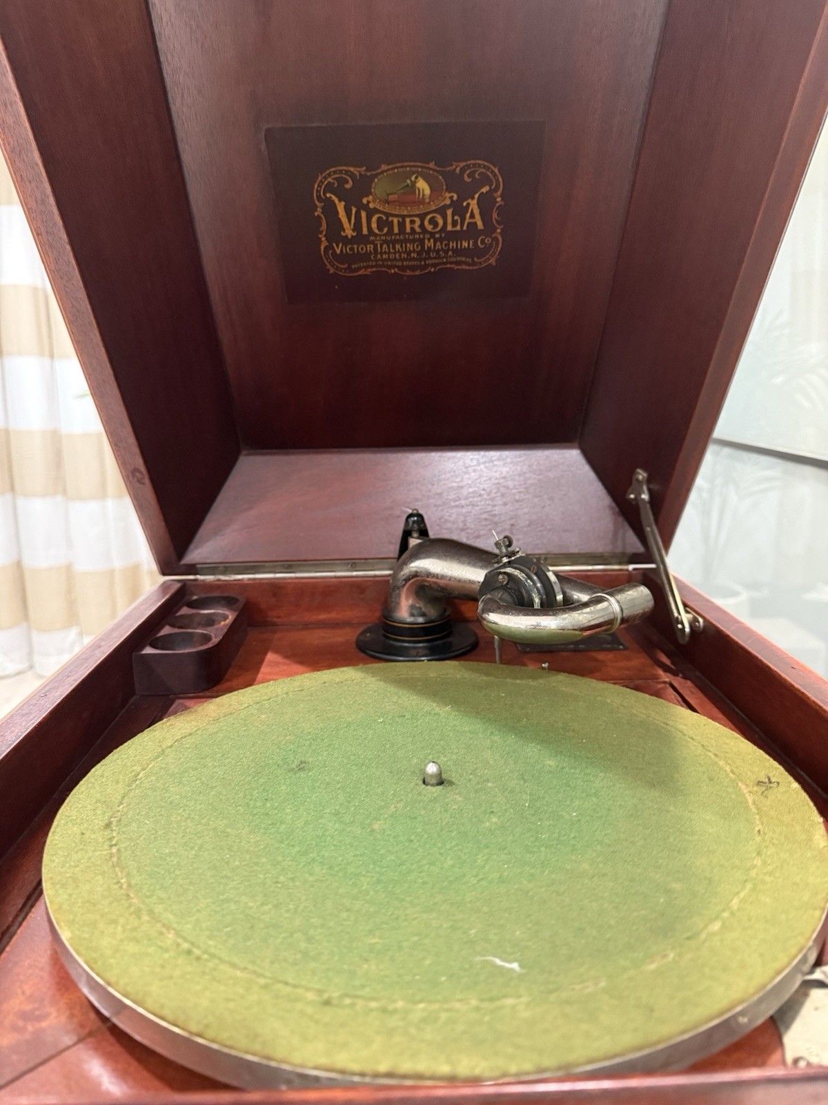 Victrola Talking Machine Vintage Antique With 5 Disks