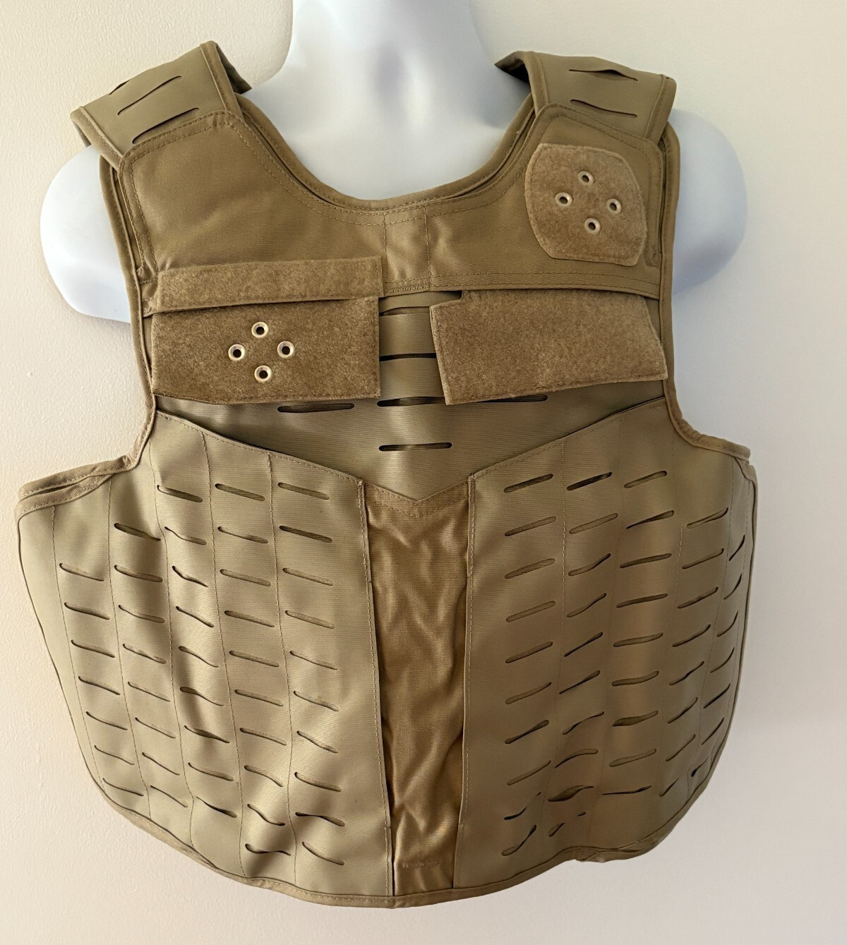 SAFARILAND Male V1  AWS Armor Plate Carrier Side Open Tan L Laser Cut Webless