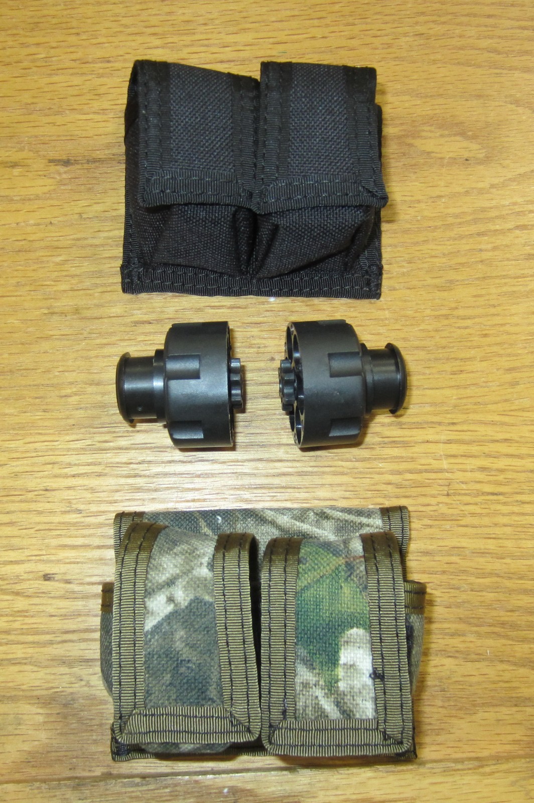 Two Safariland J-P3C 6-Shot .38/357 Mag COMP-II Speedloaders with  Case