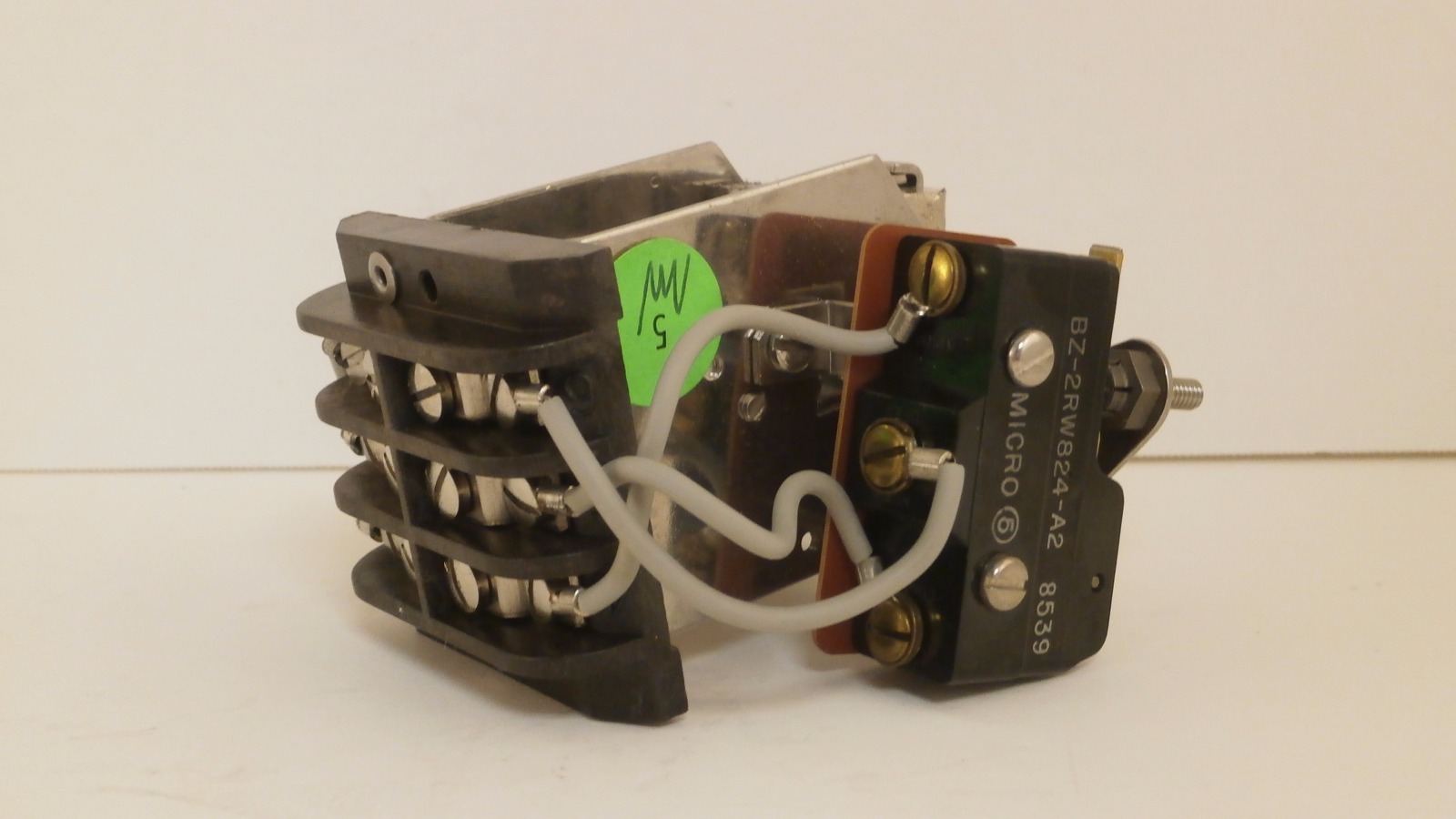 SWITCH MECHANISM REPLACEMENT P-1109-00 W/MICRO-SWITCH LEVER SNAP SWITCHES *NEW*