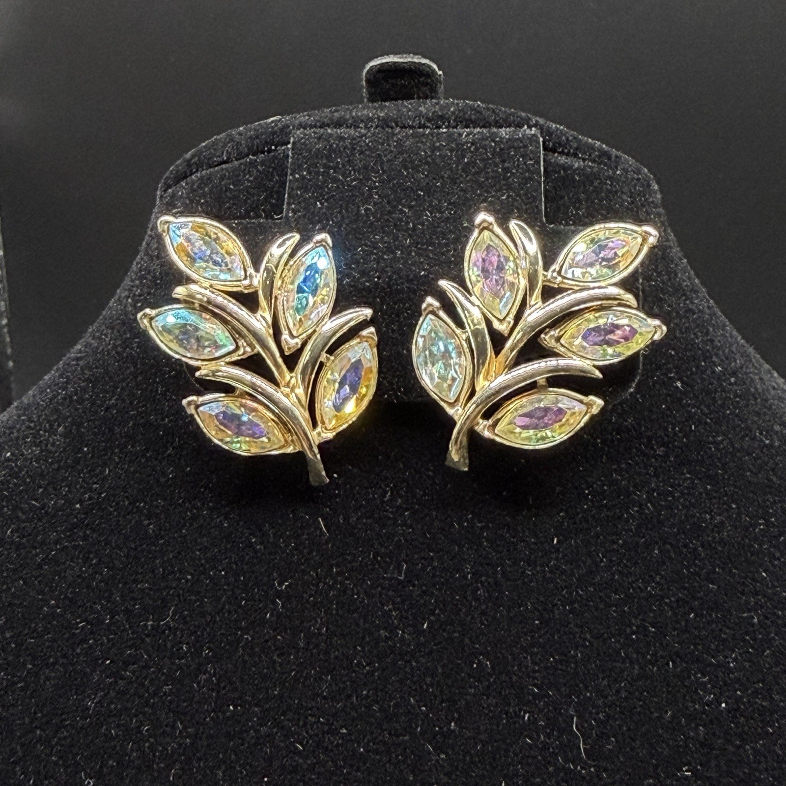 Vtg Brushed Gold Tone Rhinestone Flower Floral Cluster Climbing Clip Earrings