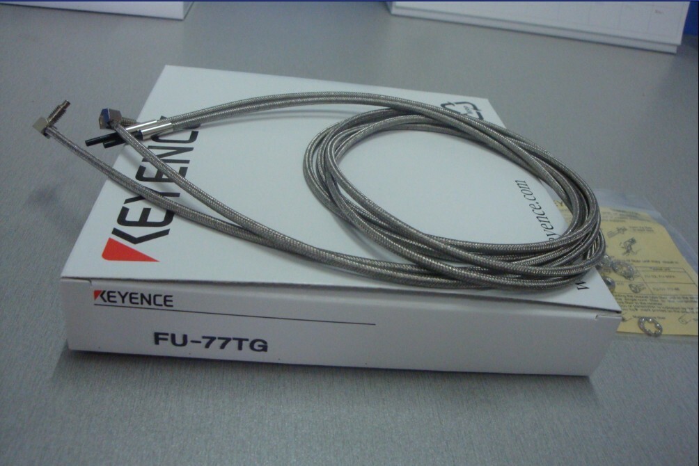 KEYENCE FU-77TG Fiber Optic Sensor FU77TG Cable New In Box Fast Shipping