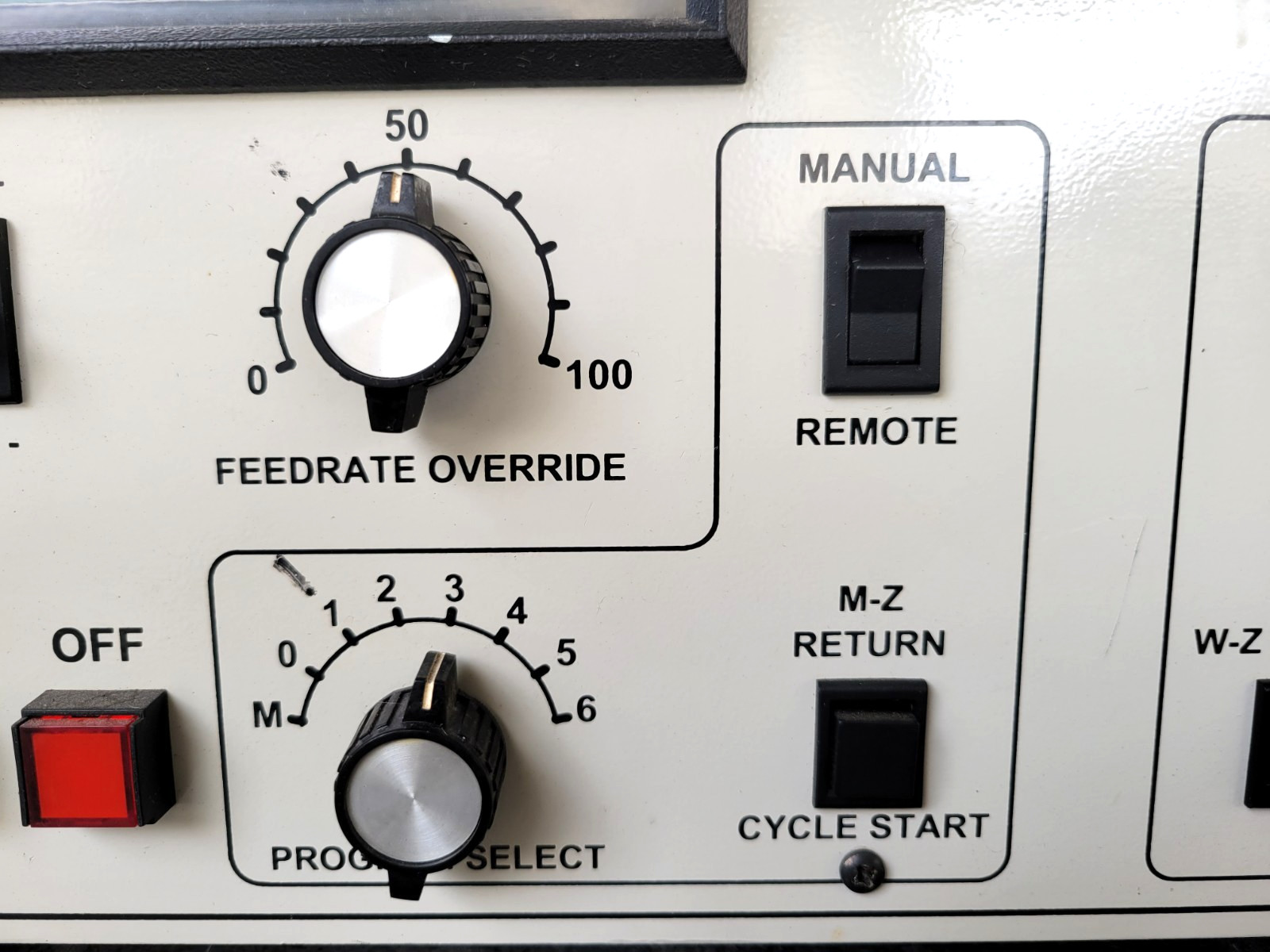 YUASA SUDX-5C-01 ROTARY INDEXER W/ UDNC-100 CONTROLLER