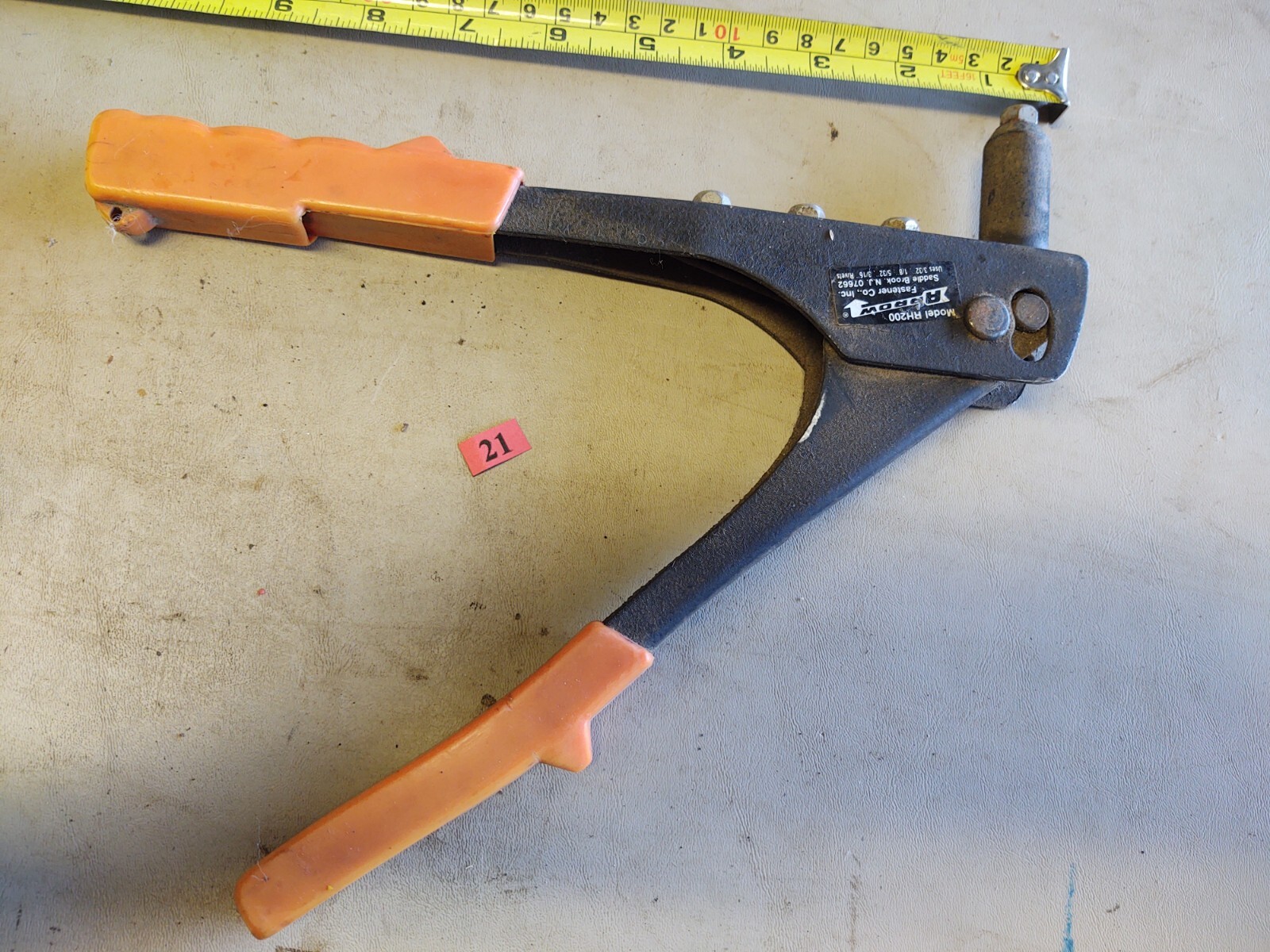 Genuine Arrow Professional  E-Z Pull Heavy Duty Rivet Tool (RH200) 4 Nose Piece