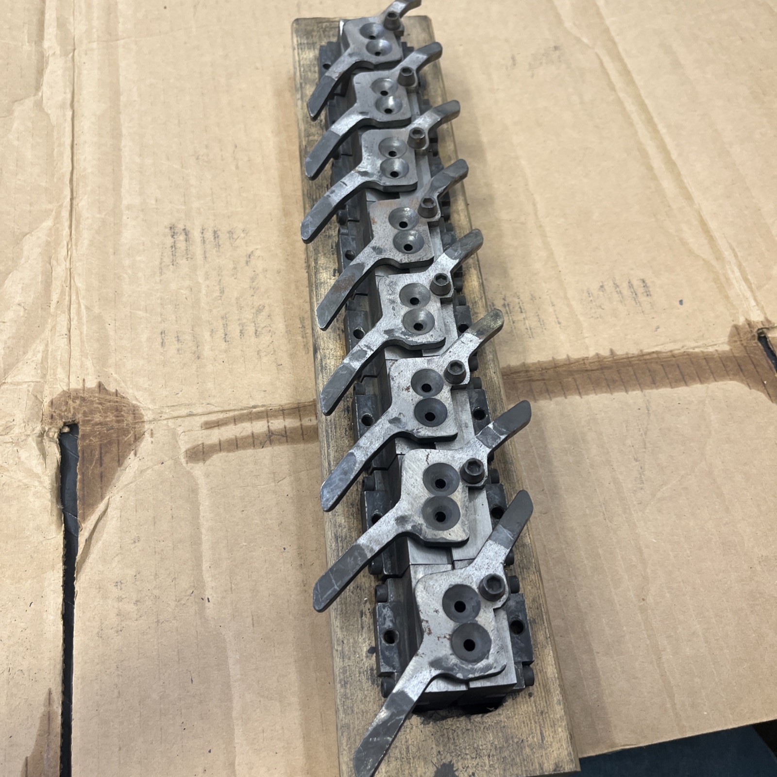 Magma Engineering 2 cavity bullet casting mold 40 10mm 180 FP 8 molds