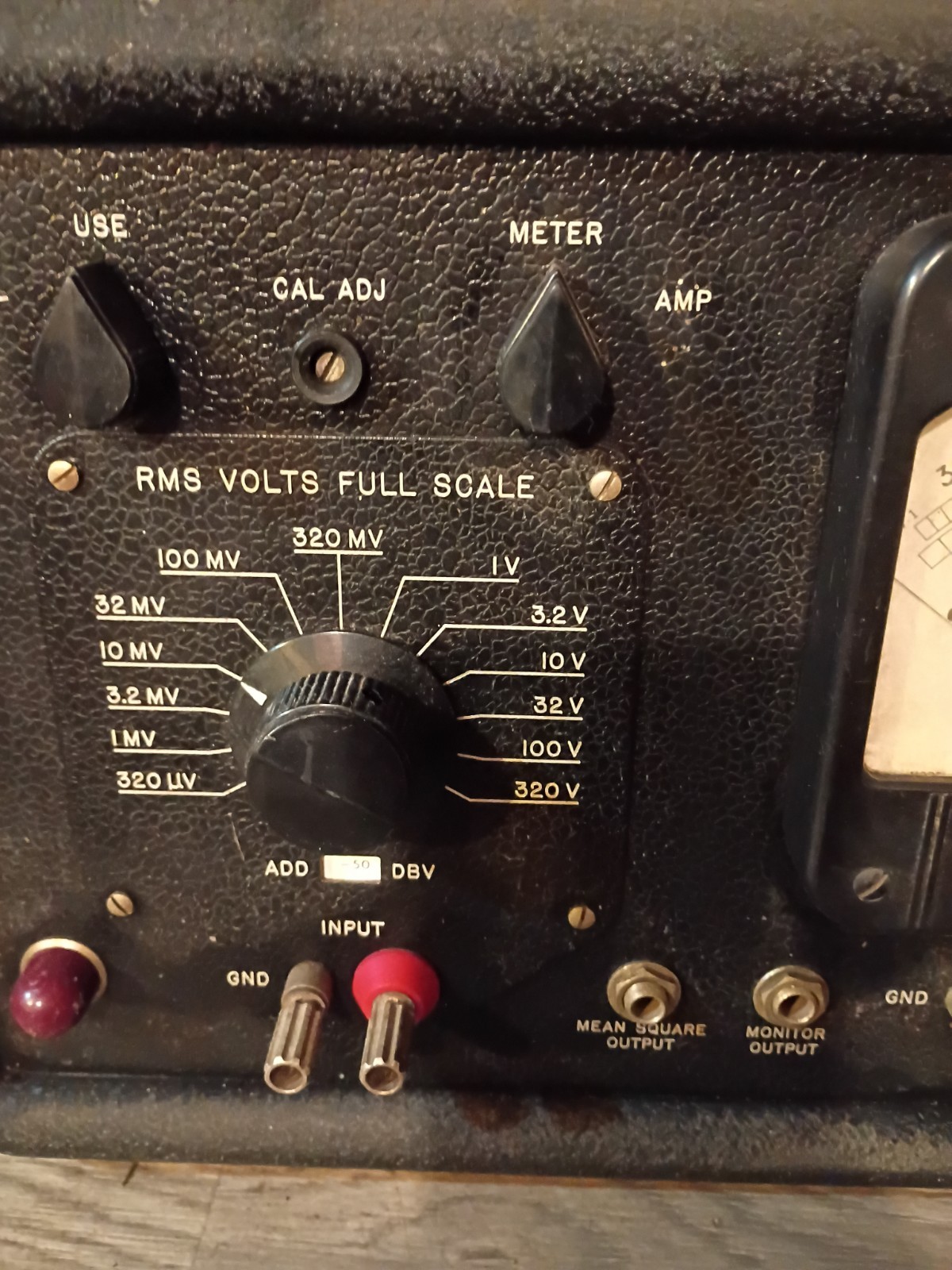 True Root-mean-square Voltmeter Model 320
