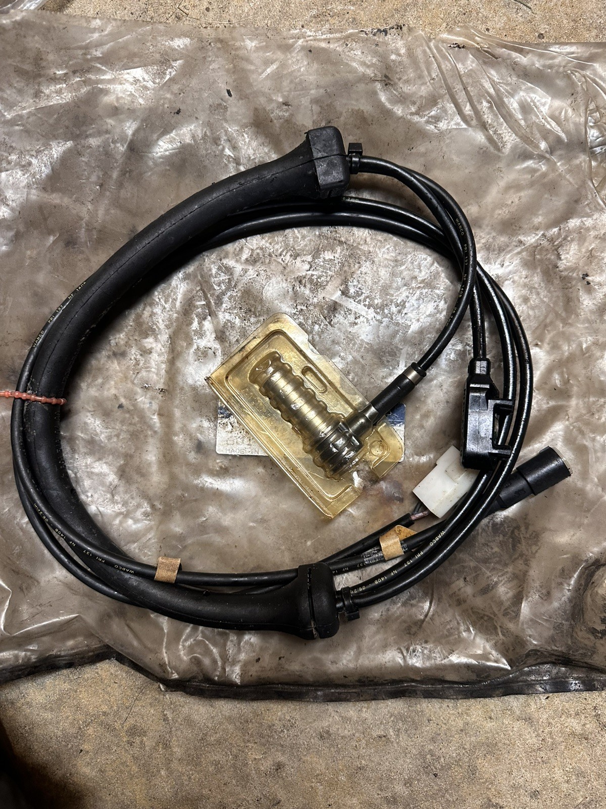 GENUINE Mercedes W601 T1 ABS sender Cable - NEW NOS RARE - 6015421417 Front