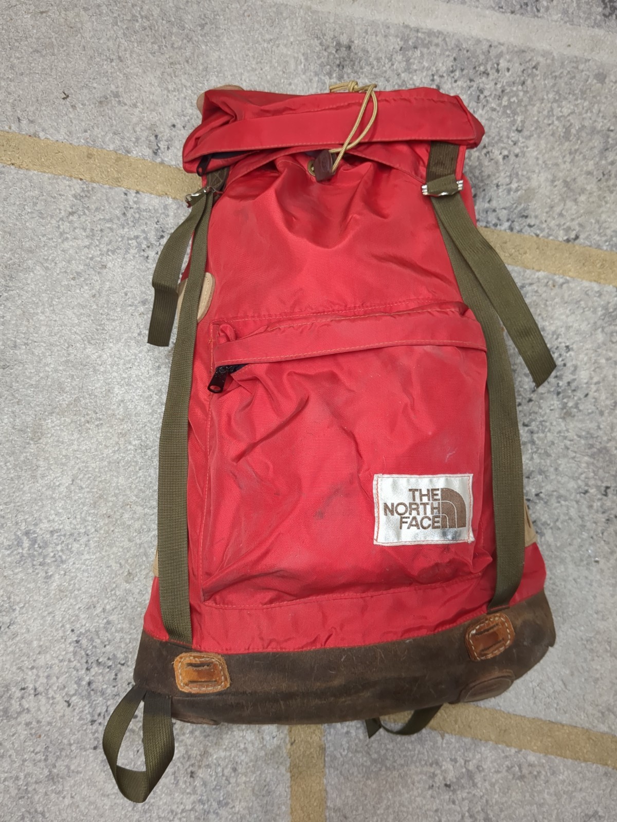 Vintage NORTH FACE RUCKSACK BROWN LABEL LEATHER BOTTOM Metal Hardware EUC