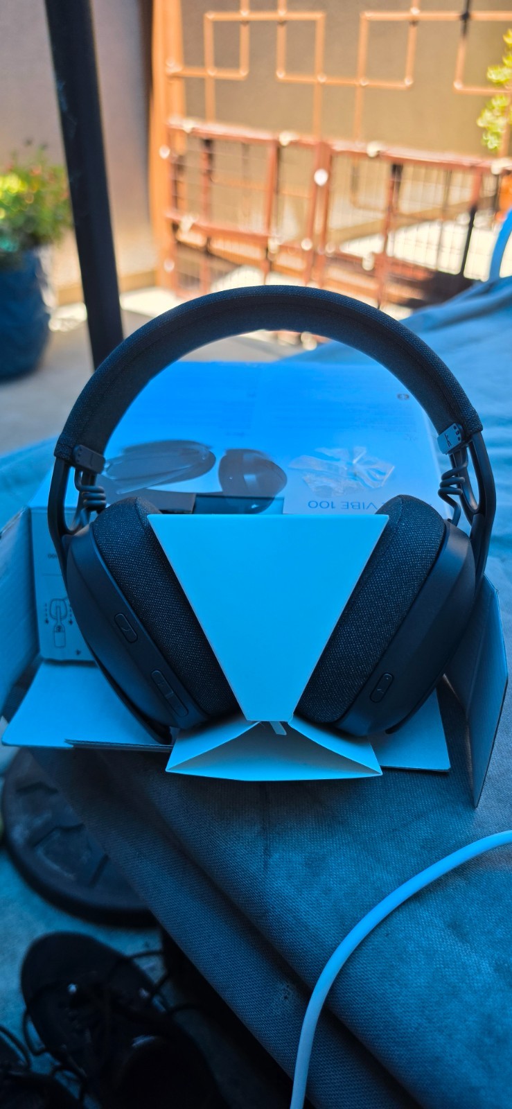 Logitech Zone Vibe 100 Wireless Bluetooth Headphones Graphite