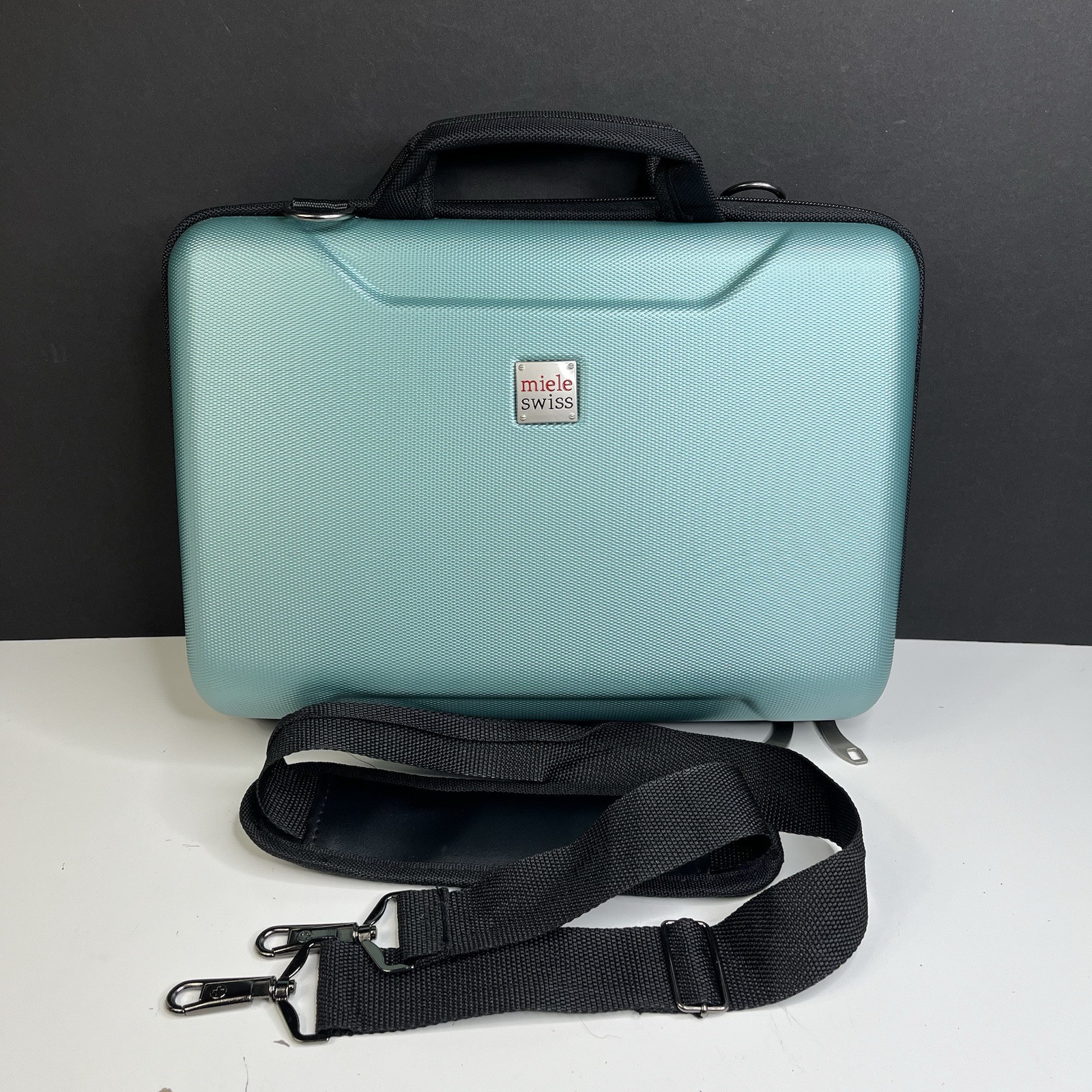 Miele Swiss Tablet, iPad, Laptop Hardshell Case Shoulder Strap Turquoise Carryon