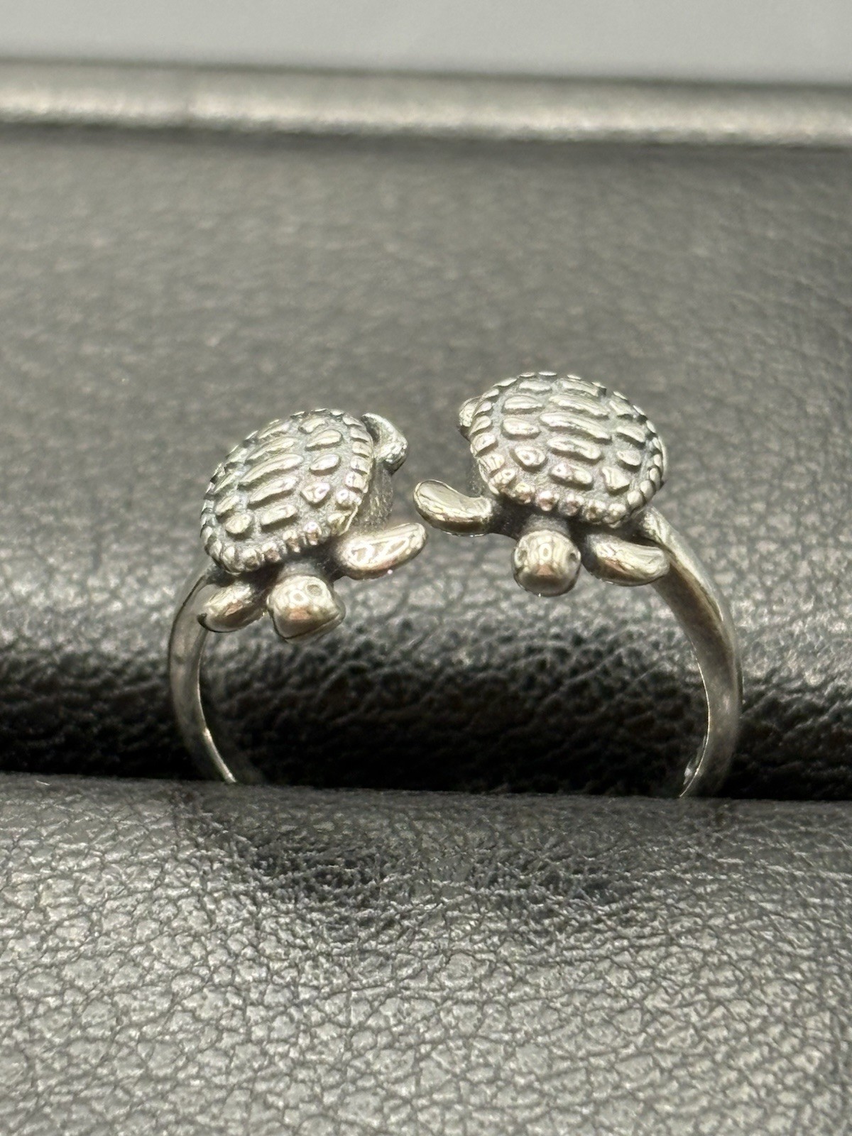 New Condition Sterling Silver Turtle Toe Ring 925 B12