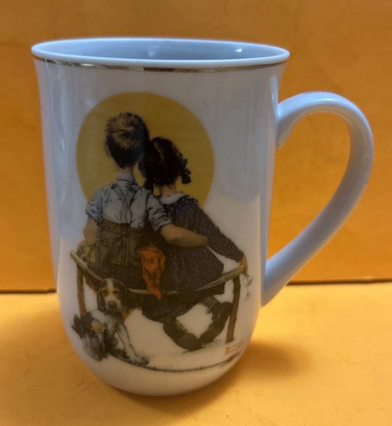 Norman Rockwell  "The Little Spooners” Boy & Girl On Bench Mug Tea Cup FREE SHIP