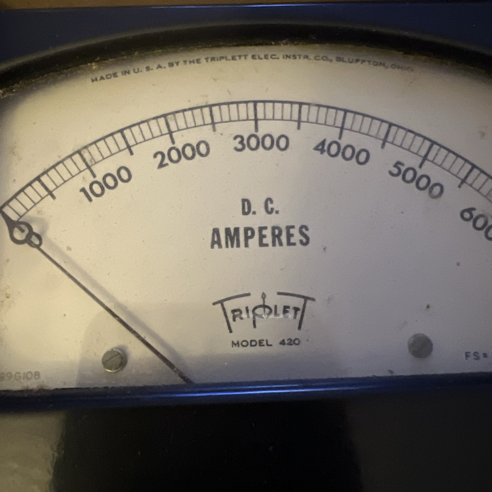 Triplett Model 420 D.C. Amperes panel meter, 0-6000