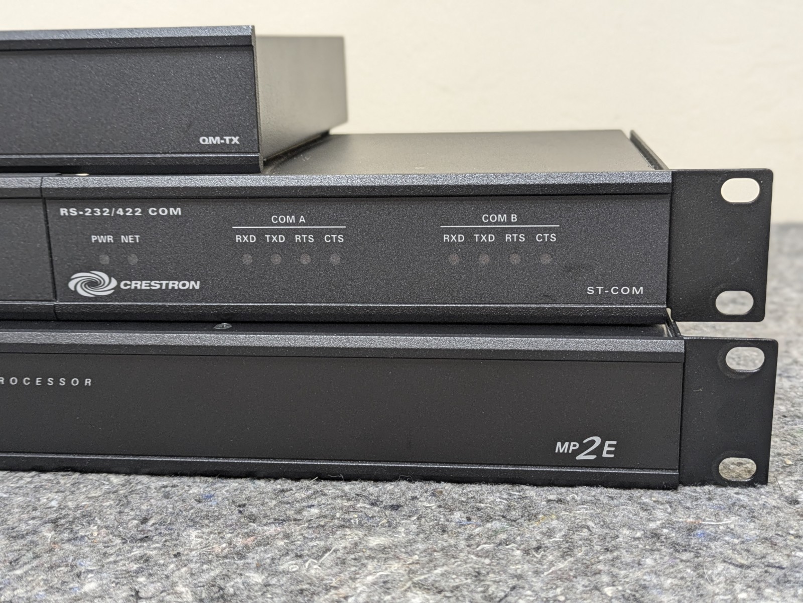 Crestron Lot: QM-TX, RS-232/422 ST-COM and MP2E w Cables EUC