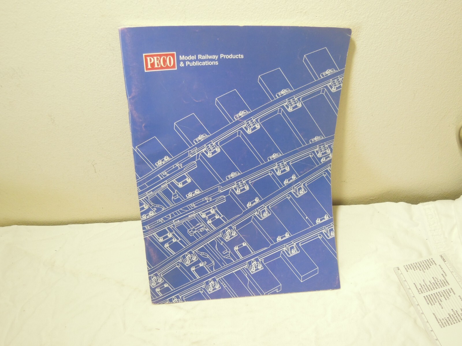Peco multi gauge 2004 catalog  OO / HO / N / O / Gauge 1 and more