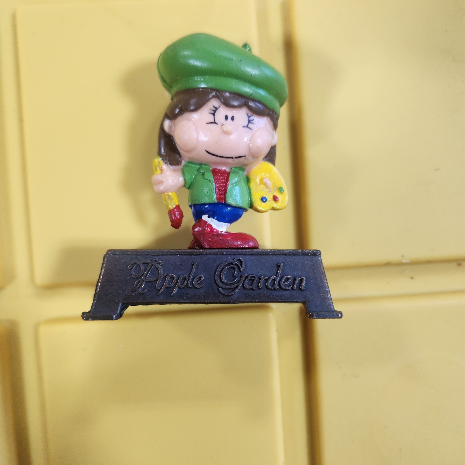 Vintage Apple Garden Pencil Sharpener Gardener Collectible Figure 1984 Fm3