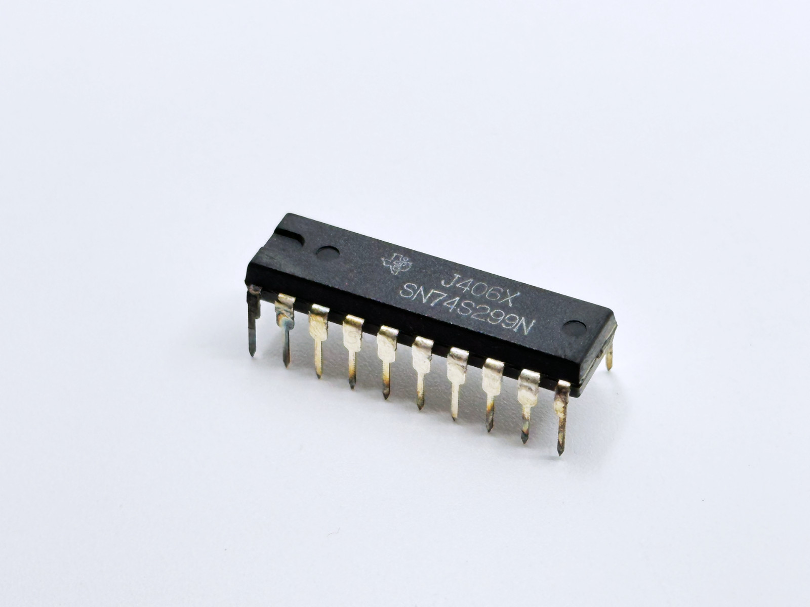9PCS SN74S299N TI 8-Bit Universal Shift Storage Register 3-State Outputs DIP-20