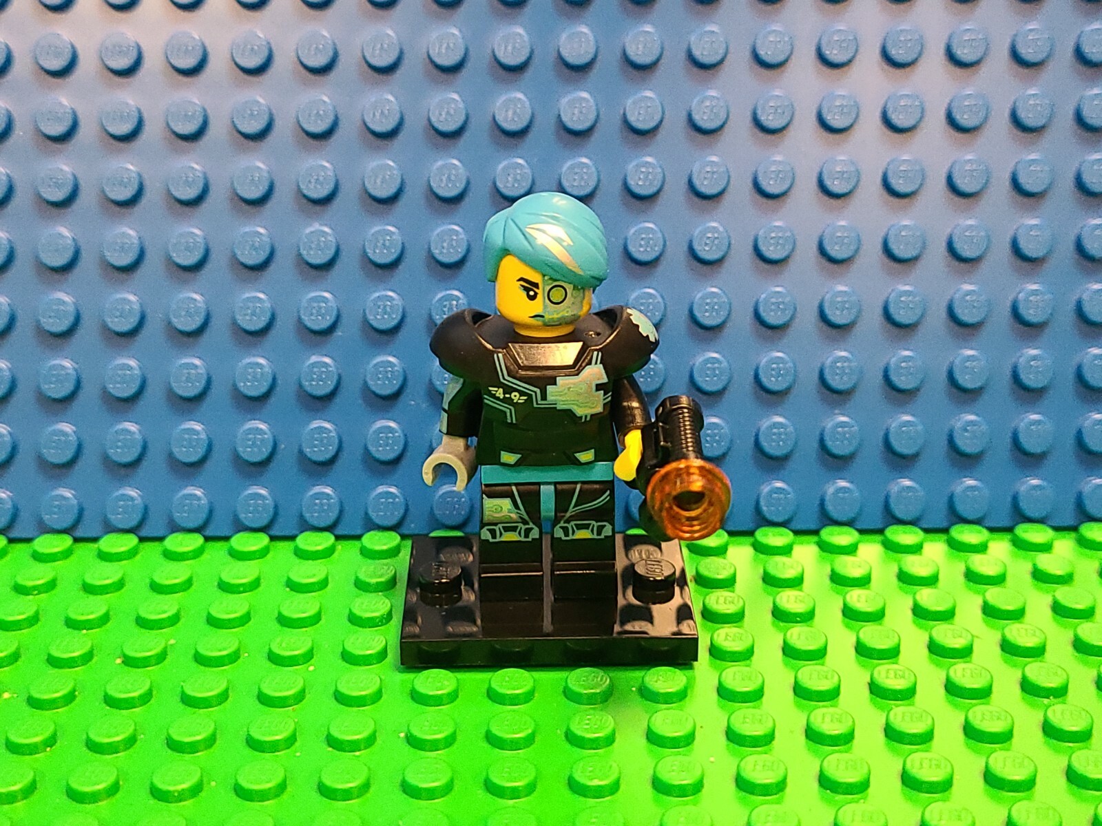 Lego Cyborg Minifigure Collectible Series 16 Complete 71013 CMF HTF Lot Retired