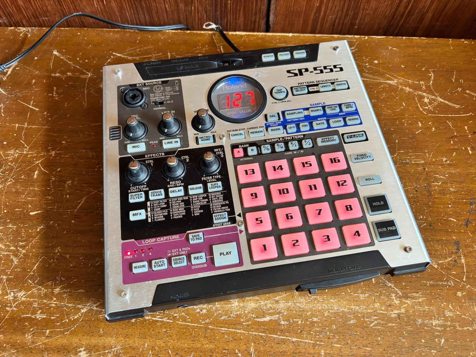 Roland SP-555 Creative Sampler with Performance Effects w/ power supply