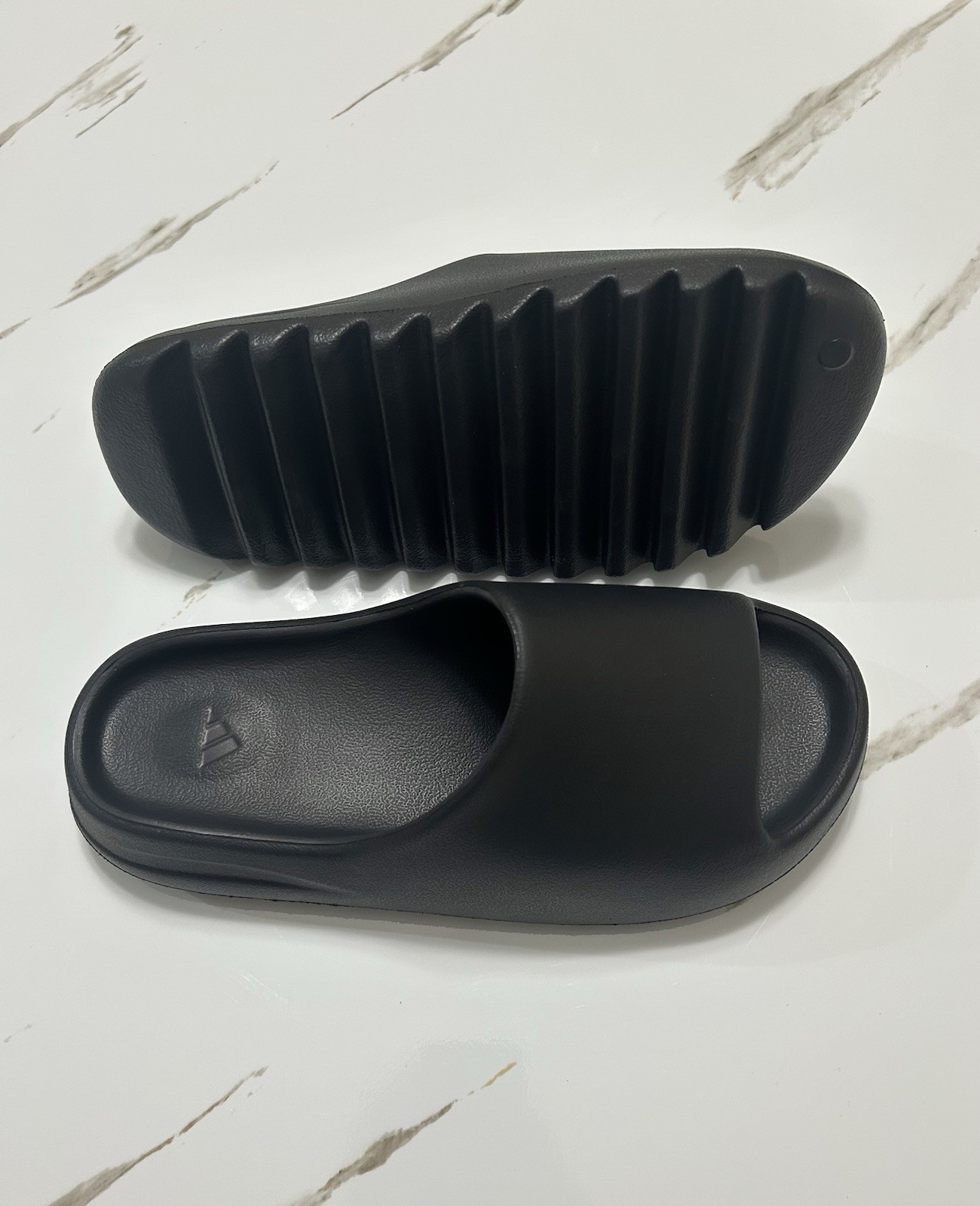 YEEZY SLIDES ONYX SIZES 4-13
