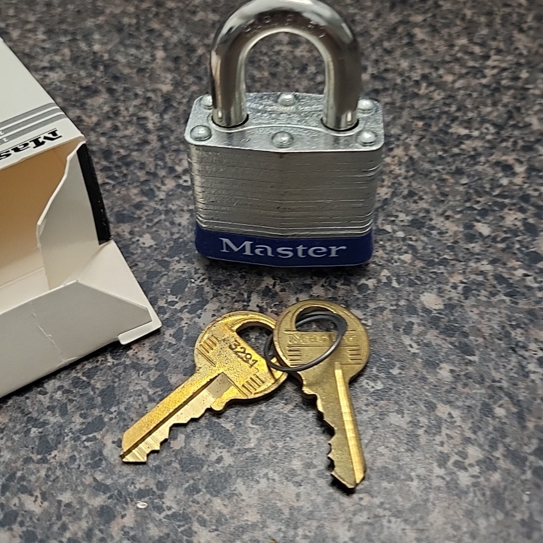 NEW IN BOX Master Lock No.3 Padlock